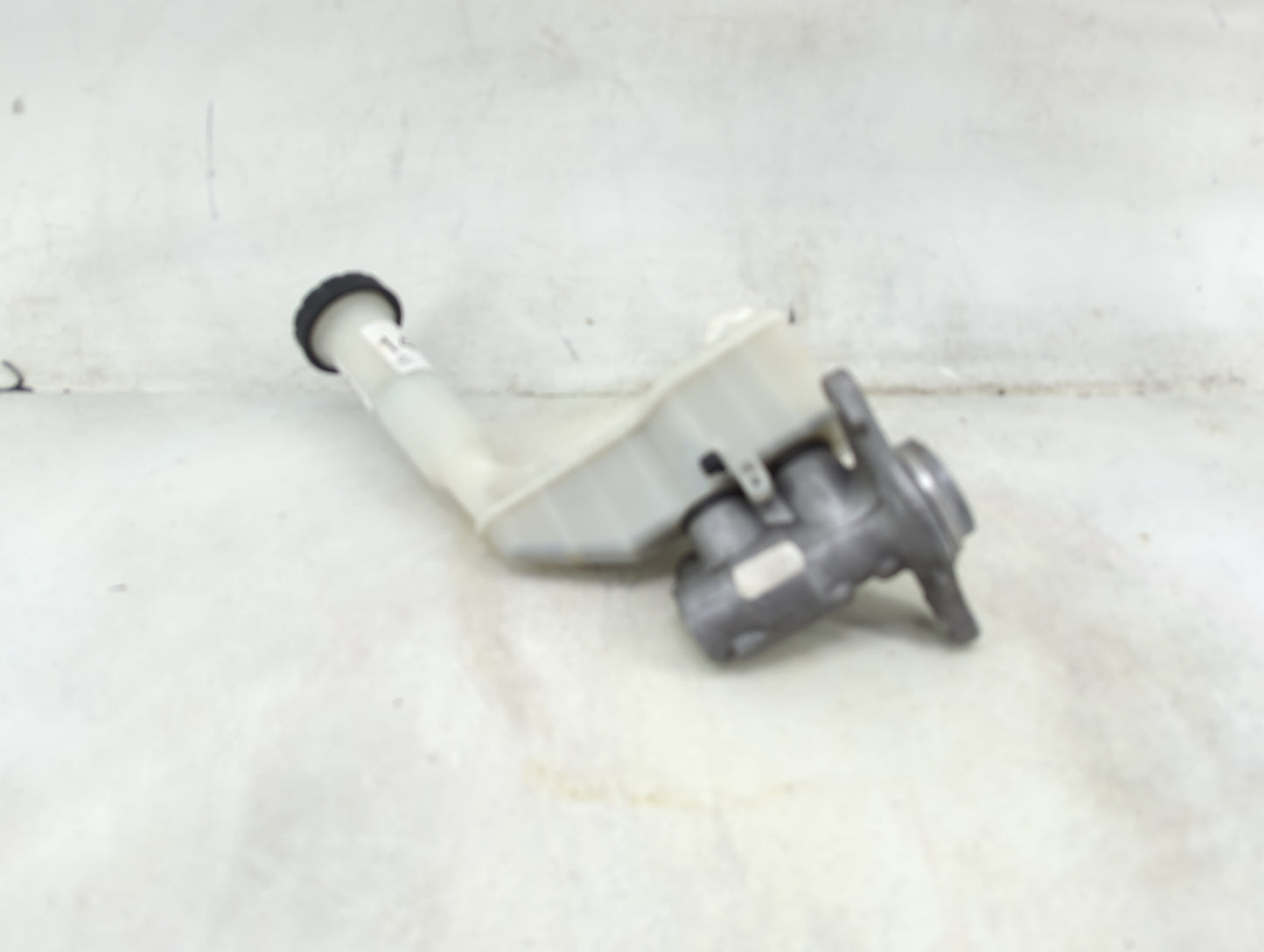 2013-2019 Nissan Sentra Brake Master Cylinder 1490178 - Oemusedautoparts1.com