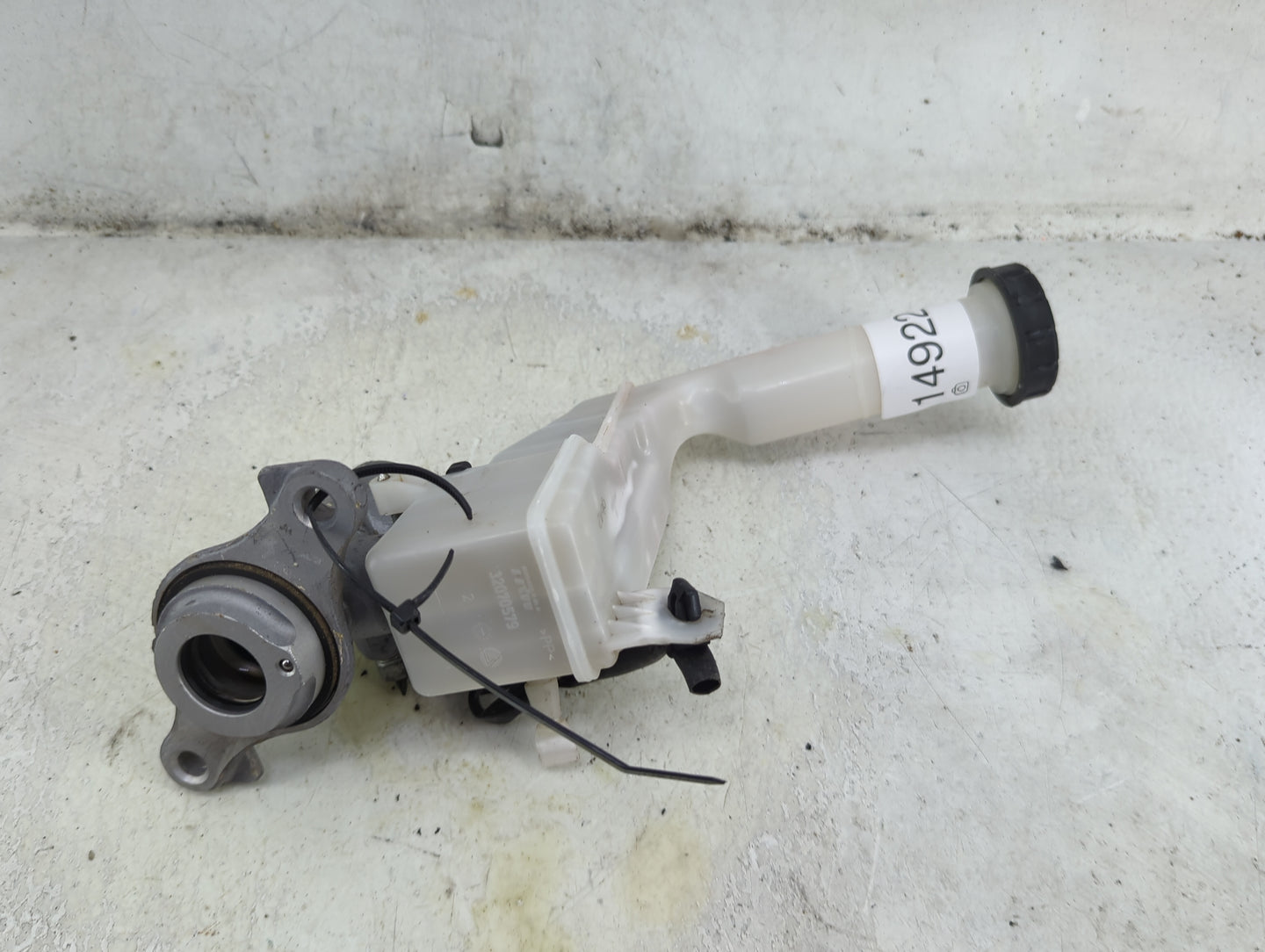 2013-2019 Nissan Sentra Brake Master Cylinder 1492270 - Oemusedautoparts1.com