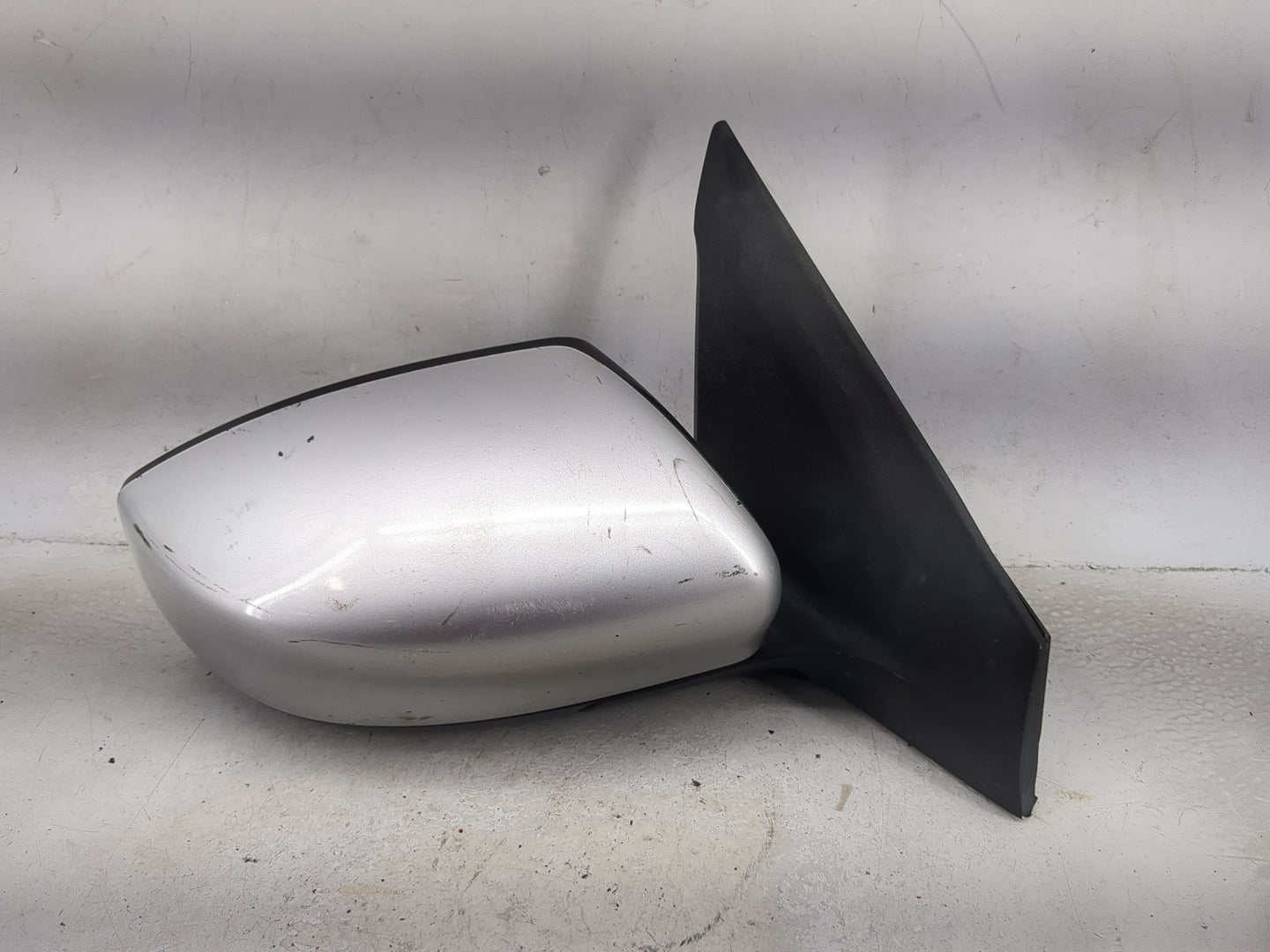 2016-2019 Nissan Sentra Passenger Side View Mirror - Right Door Mirror OEM Used - Oemusedautoparts1.com