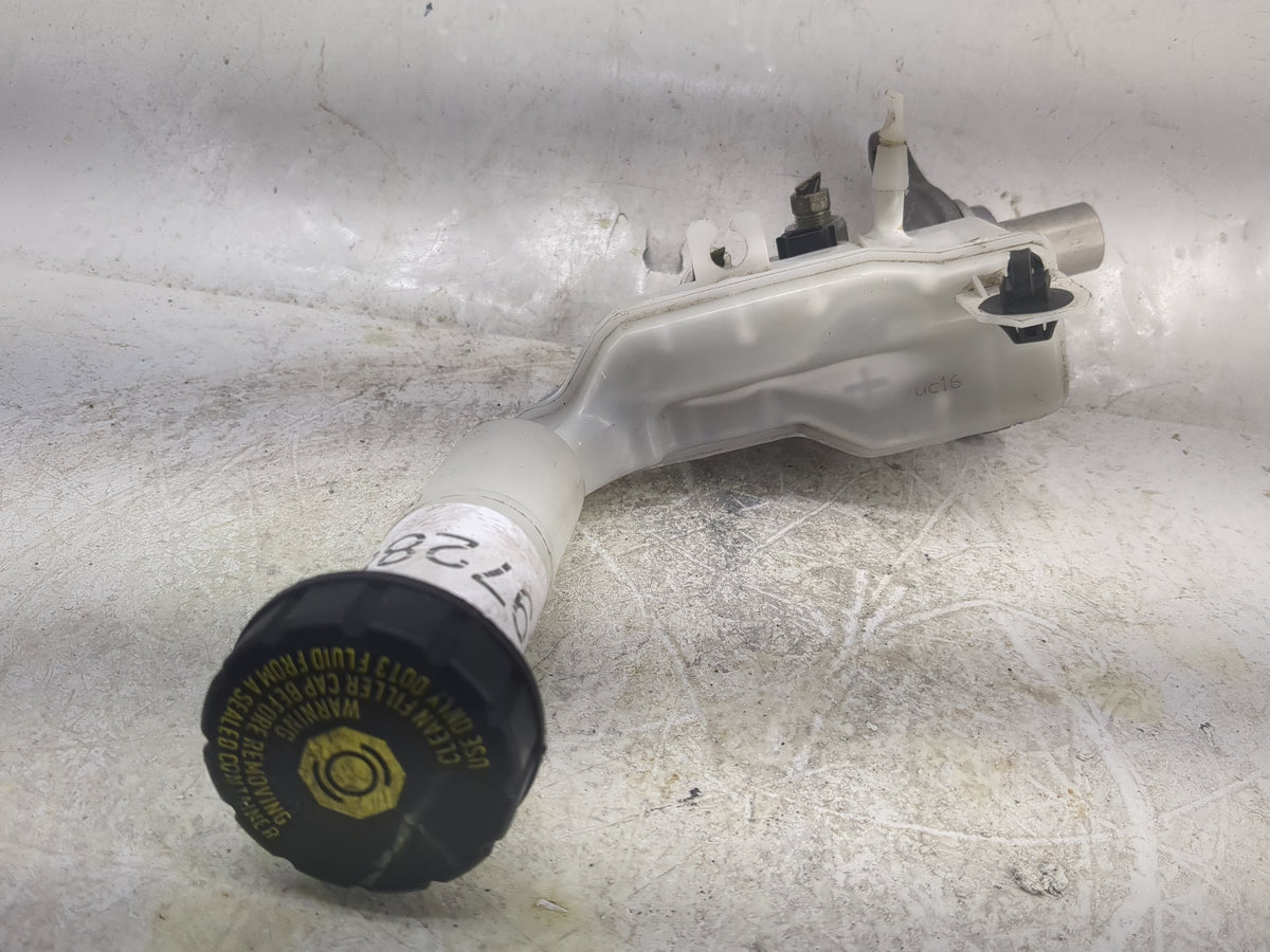 2013-2019 Nissan Sentra Brake Master Cylinder 1497288 - Oemusedautoparts1.com
