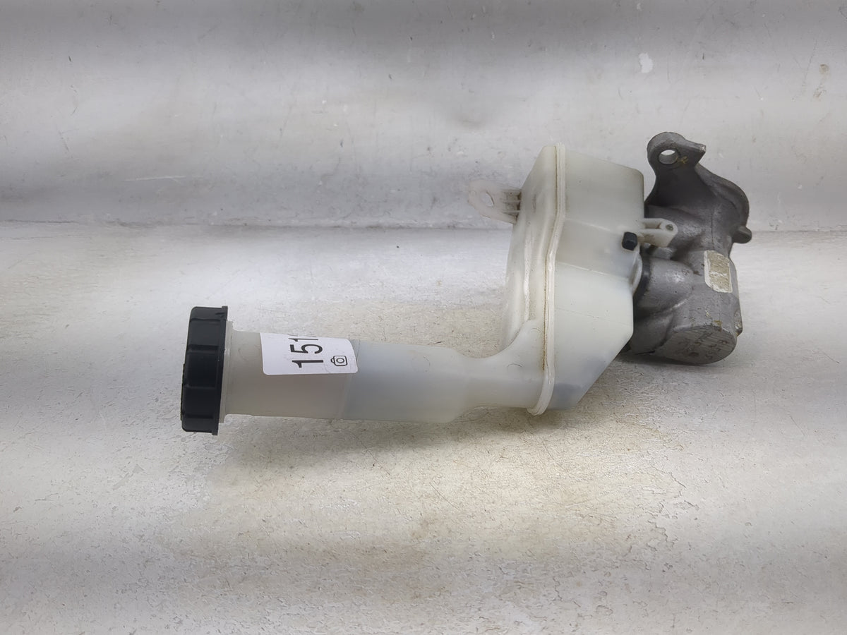 2016 Nissan Sentra Brake Master Cylinder - Oemusedautoparts1.com