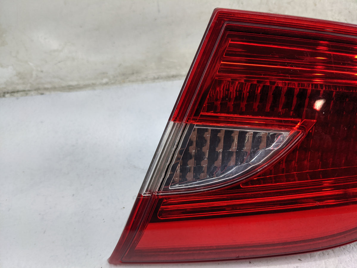2016-2019 Nissan Sentra Passenger Right Side Deck Lid Mounted Tail Light 1520135 - Oemusedautoparts1.com