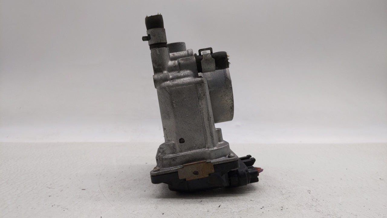 2013-2019 Nissan Sentra Throttle Body P/N:3RA60-01 C 3RA60-01 E, 3RA60-01 D Fits Fits 2013 2014 2015 2016 2017 2018 2019 OEM