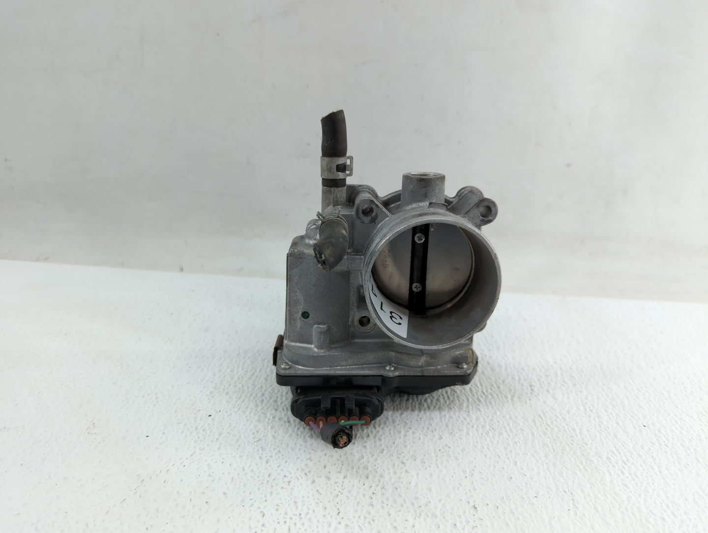 2013-2019 Nissan Sentra Throttle Body P/N:3RA60-01 C 3RA60-01 E, 3RA60-01 D Fits Fits 2013 2014 2015 2016 2017 2018 2019 OEM