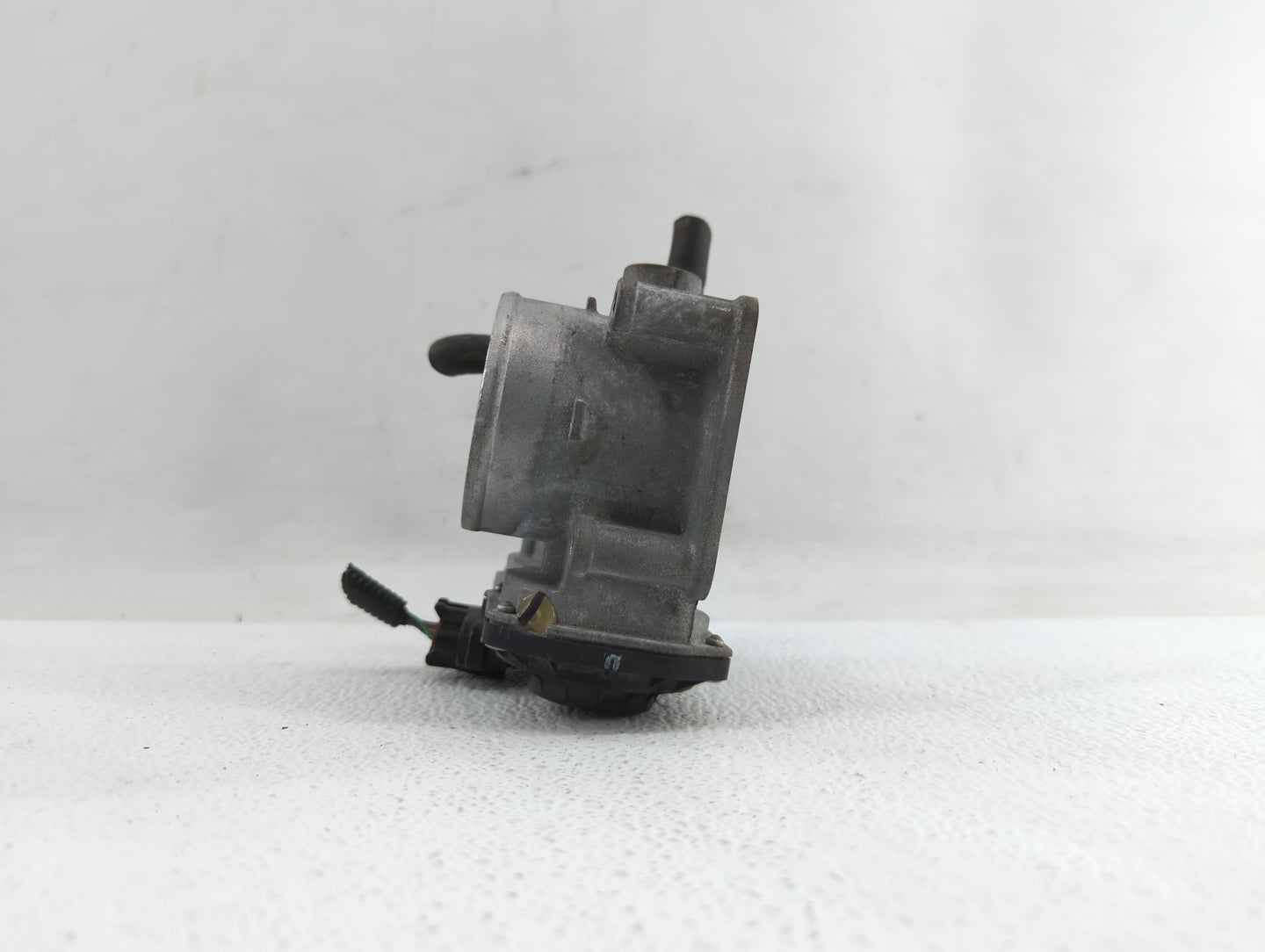 2013-2019 Nissan Sentra Throttle Body P/N:3RA60-01 C 3RA60-01 E, 3RA60-01 D Fits Fits 2013 2014 2015 2016 2017 2018 2019 OEM