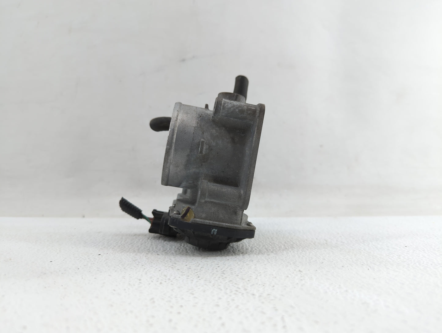 2013-2019 Nissan Sentra Throttle Body P/N:3RA60-01 C 3RA60-01 E, 3RA60-01 D Fits Fits 2013 2014 2015 2016 2017 2018 2019 OEM