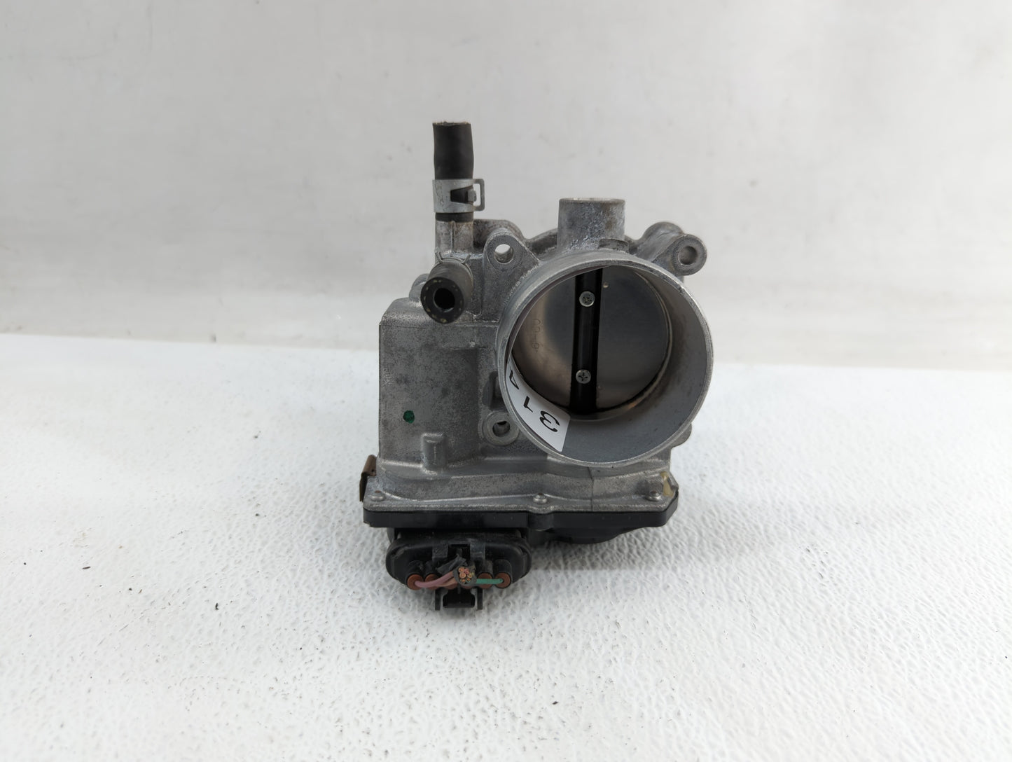 2013-2019 Nissan Sentra Throttle Body P/N:3RA60-01 C 3RA60-01 E, 3RA60-01 D Fits Fits 2013 2014 2015 2016 2017 2018 2019 OEM