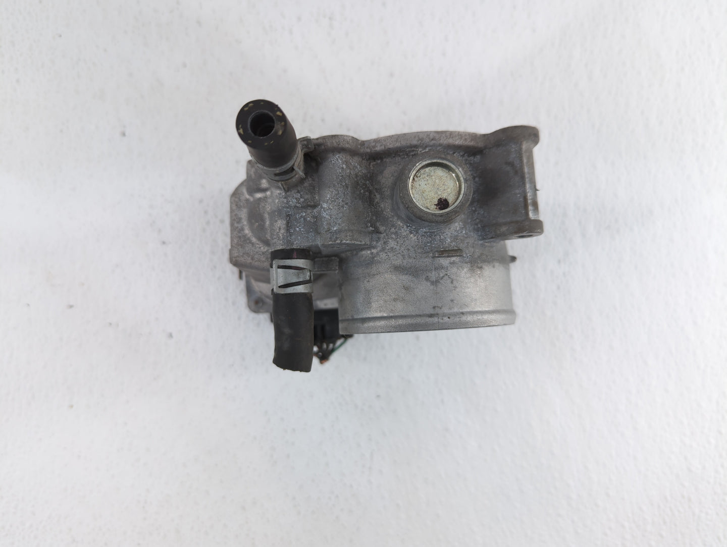 2013-2019 Nissan Sentra Throttle Body P/N:3RA60-01 C 3RA60-01 E, 3RA60-01 D Fits Fits 2013 2014 2015 2016 2017 2018 2019 OEM