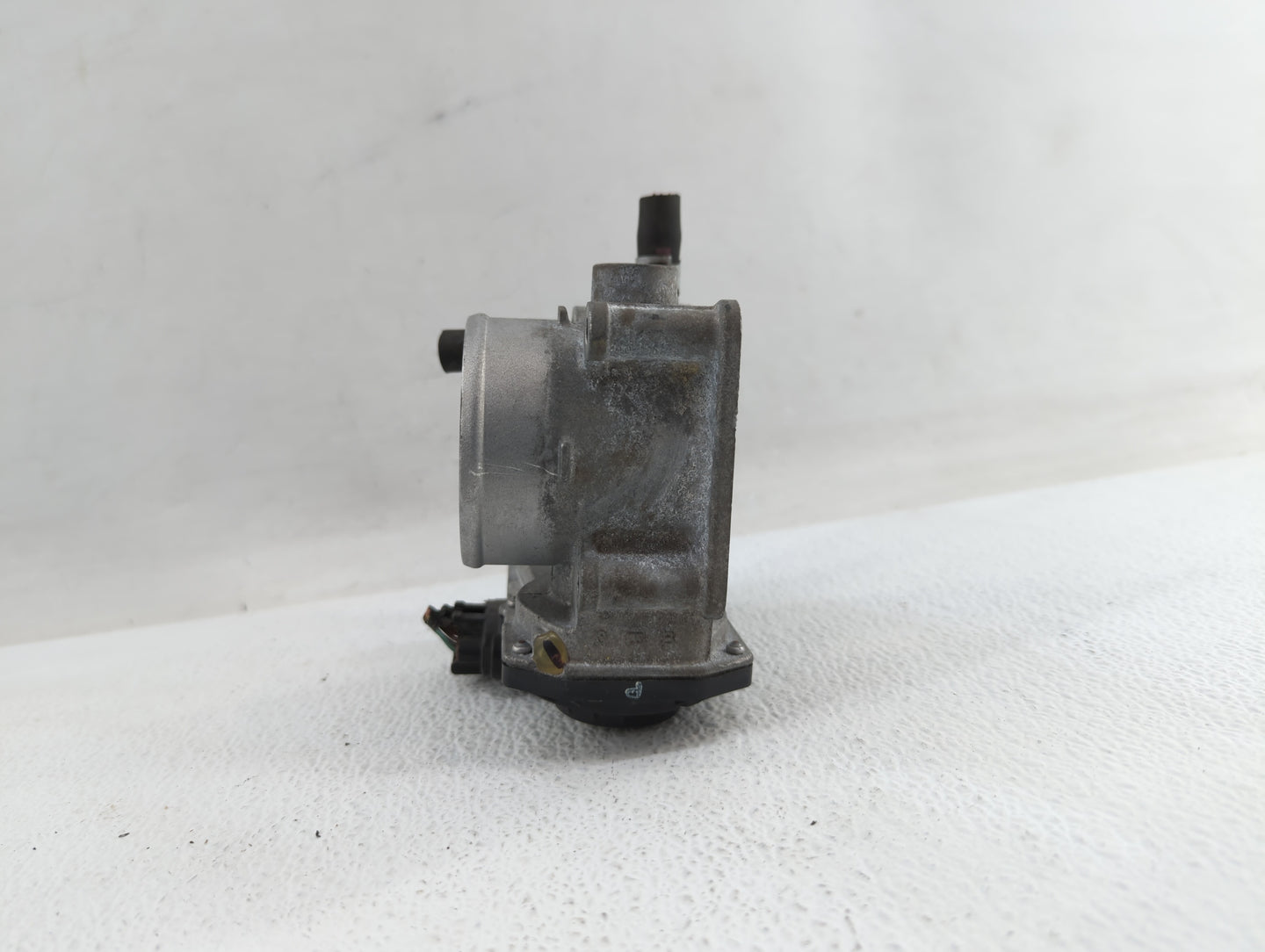 2013-2019 Nissan Sentra Throttle Body P/N:3RA60-01 C 3RA60-01 E, 3RA60-01 D Fits Fits 2013 2014 2015 2016 2017 2018 2019 OEM