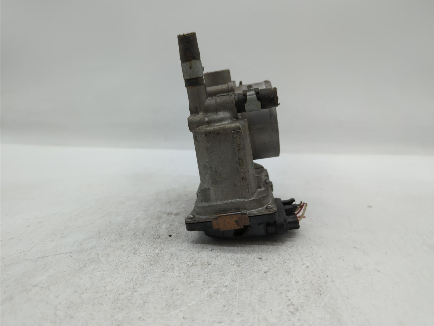 2013-2019 Nissan Sentra Throttle Body P/N:3RA60-01 C 3RA60-01 E, 3RA60-01 D Fits Fits 2013 2014 2015 2016 2017 2018 2019 OEM