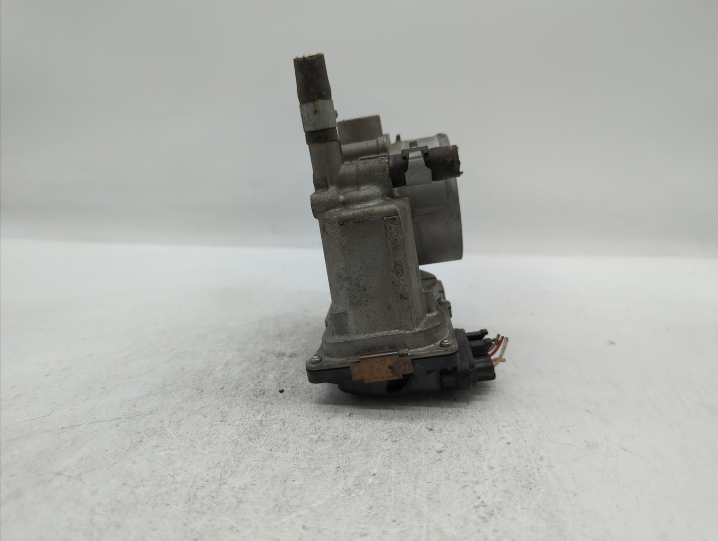 2013-2019 Nissan Sentra Throttle Body P/N:3RA60-01 C 3RA60-01 E, 3RA60-01 D Fits Fits 2013 2014 2015 2016 2017 2018 2019 OEM