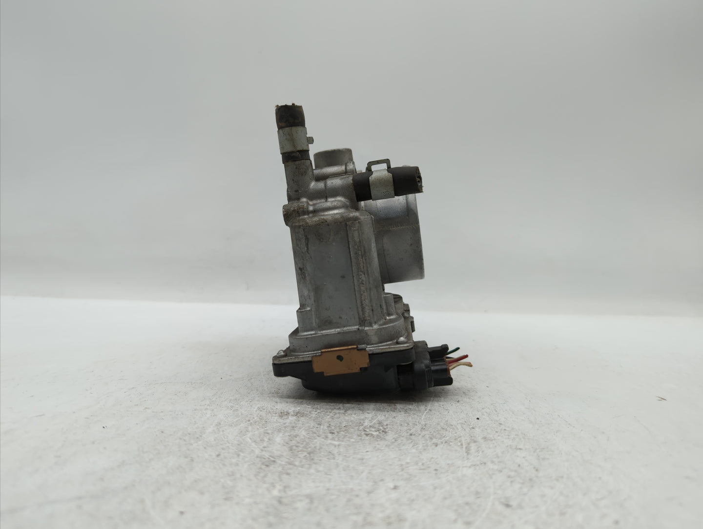 2013-2019 Nissan Sentra Throttle Body P/N:3RA60-01 C 3RA60-01 E, 3RA60-01 D Fits Fits 2013 2014 2015 2016 2017 2018 2019 OEM