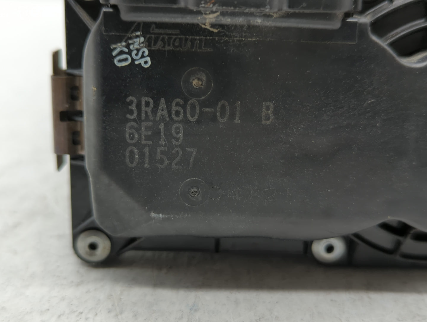 2013-2019 Nissan Sentra Throttle Body P/N:3RA60-01 C 3RA60-01 E, 3RA60-01 D Fits Fits 2013 2014 2015 2016 2017 2018 2019 OEM