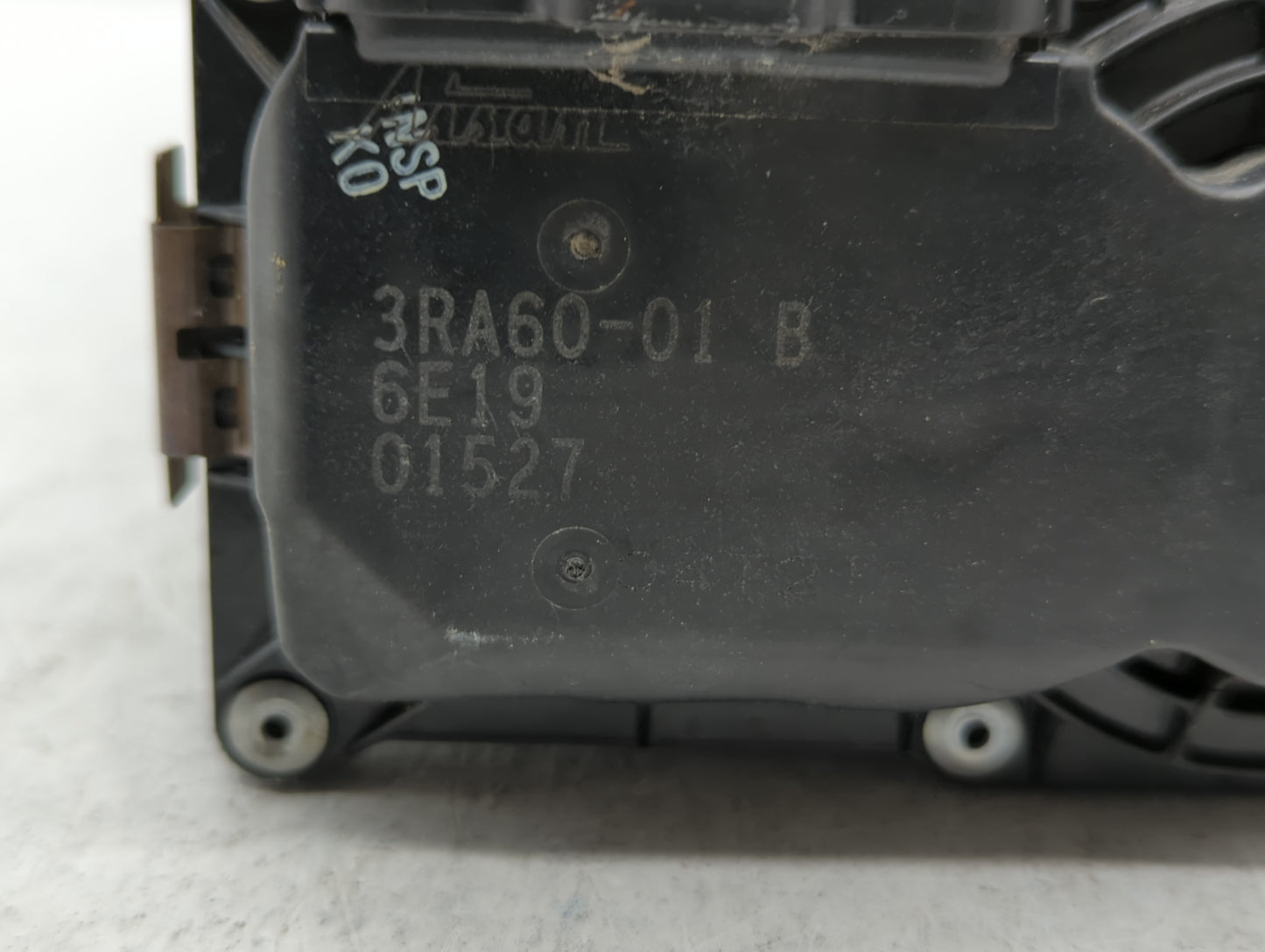 2013-2019 Nissan Sentra Throttle Body P/N:3RA60-01 C 3RA60-01 E, 3RA60-01 D Fits Fits 2013 2014 2015 2016 2017 2018 2019 OEM