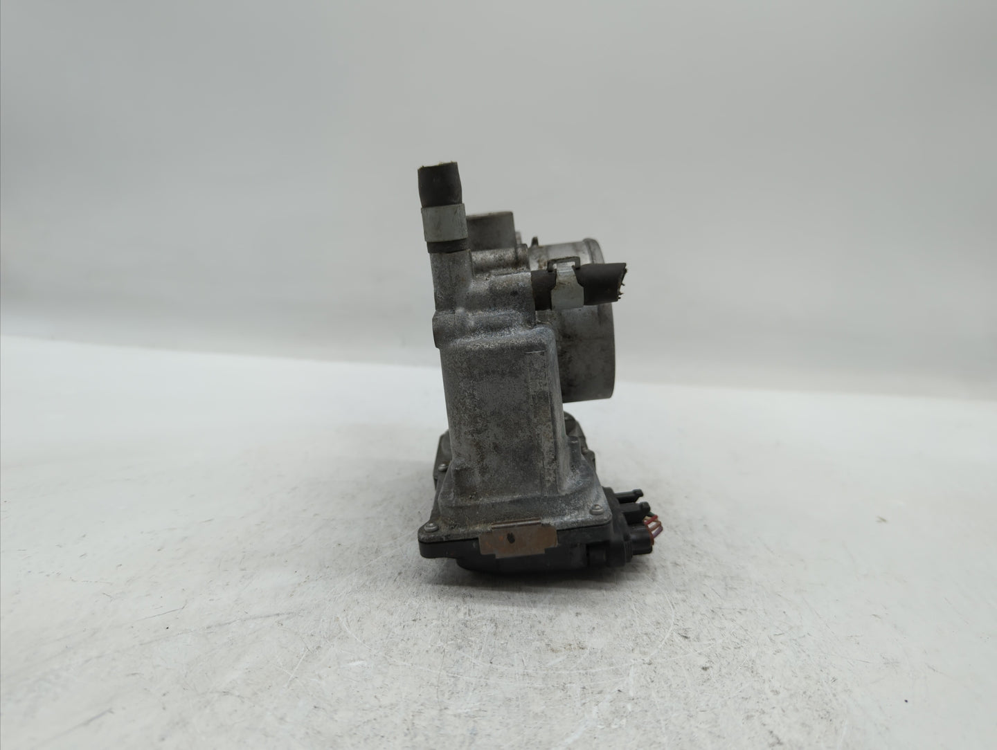 2013-2019 Nissan Sentra Throttle Body P/N:3RA60-01 C 3RA60-01 E, 3RA60-01 D Fits Fits 2013 2014 2015 2016 2017 2018 2019 OEM
