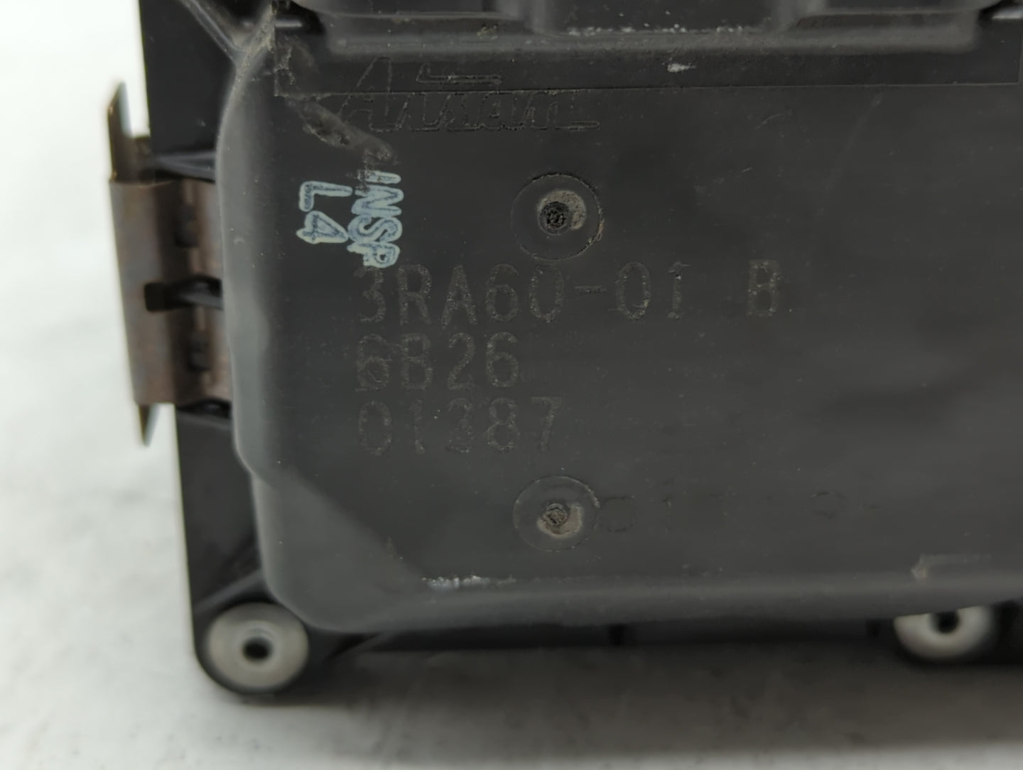 2013-2019 Nissan Sentra Throttle Body P/N:3RA60-01 C 3RA60-01 E, 3RA60-01 D Fits Fits 2013 2014 2015 2016 2017 2018 2019 OEM