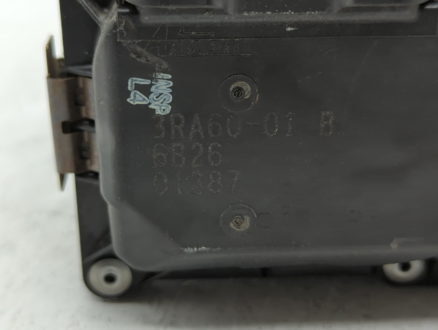 2013-2019 Nissan Sentra Throttle Body P/N:3RA60-01 C 3RA60-01 E, 3RA60-01 D Fits Fits 2013 2014 2015 2016 2017 2018 2019 OEM