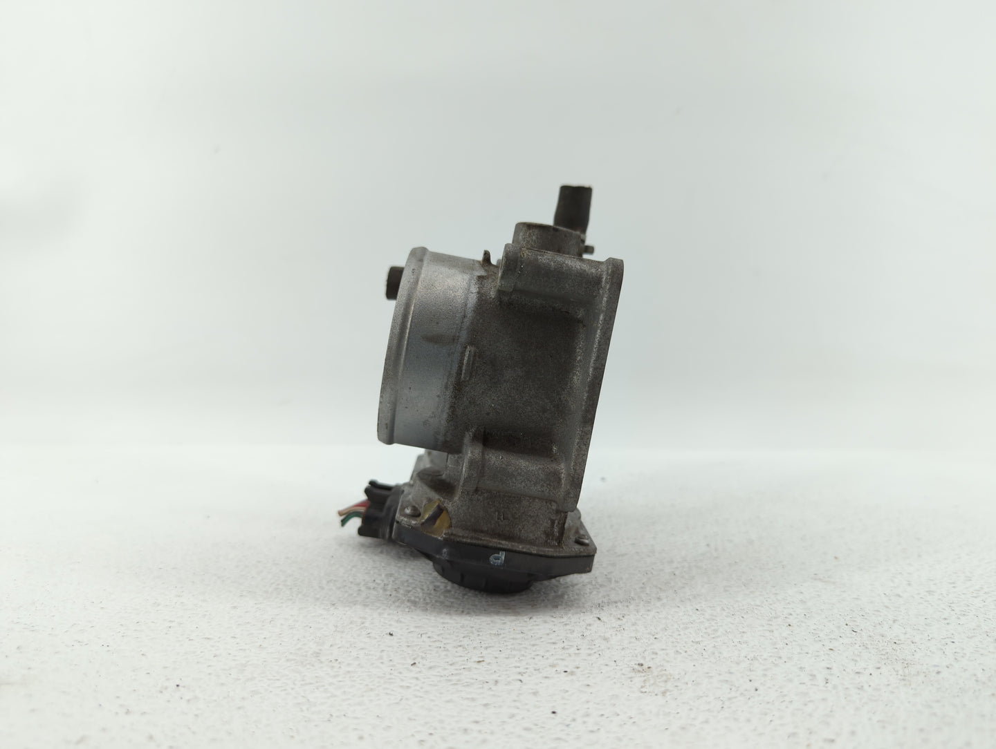 2013-2019 Nissan Sentra Throttle Body P/N:3RA60-01 C 3RA60-01 E, 3RA60-01 D Fits Fits 2013 2014 2015 2016 2017 2018 2019 OEM