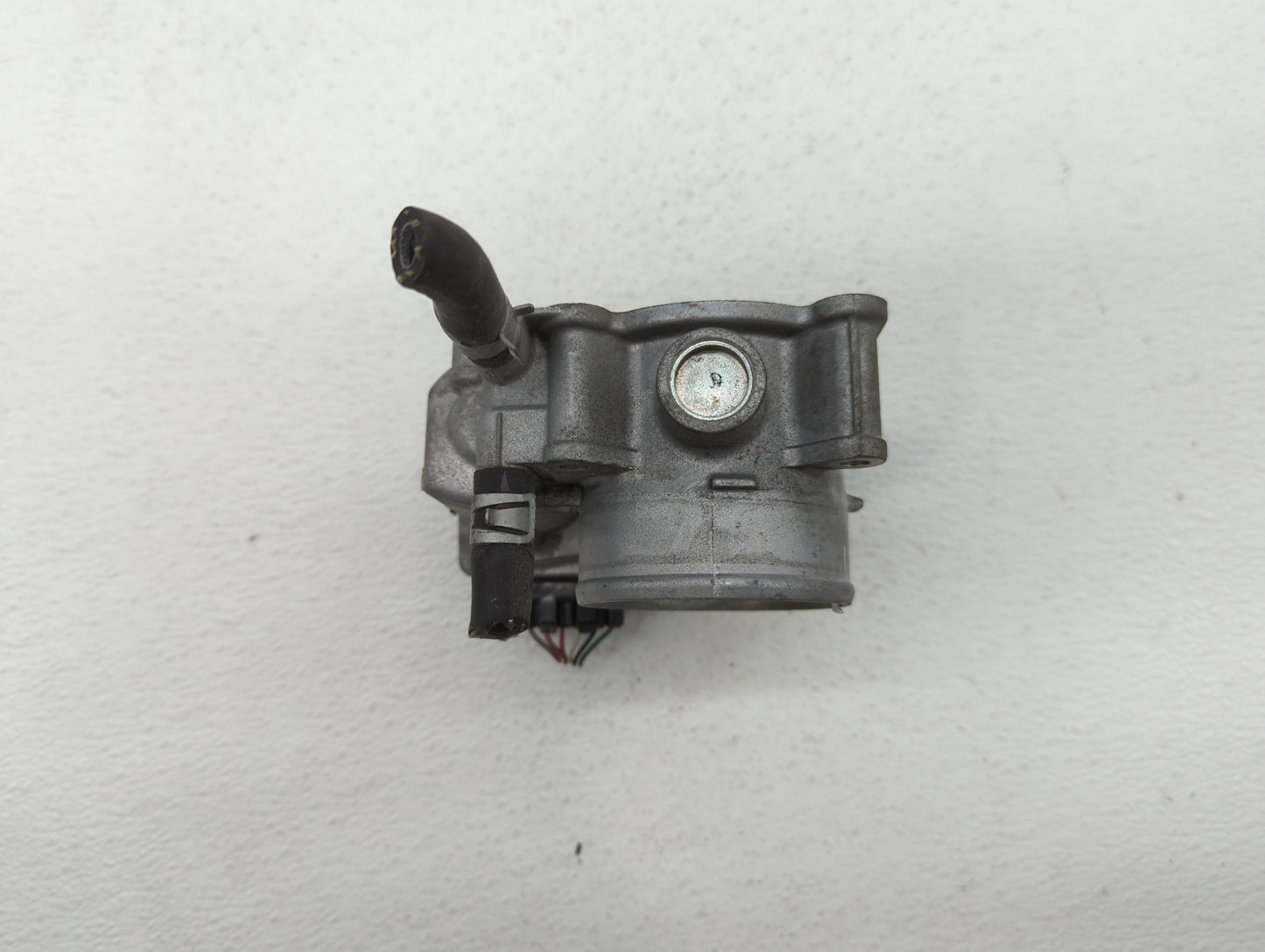 2013-2019 Nissan Sentra Throttle Body P/N:3RA60-01 C 3RA60-01 E, 3RA60-01 D Fits Fits 2013 2014 2015 2016 2017 2018 2019 OEM