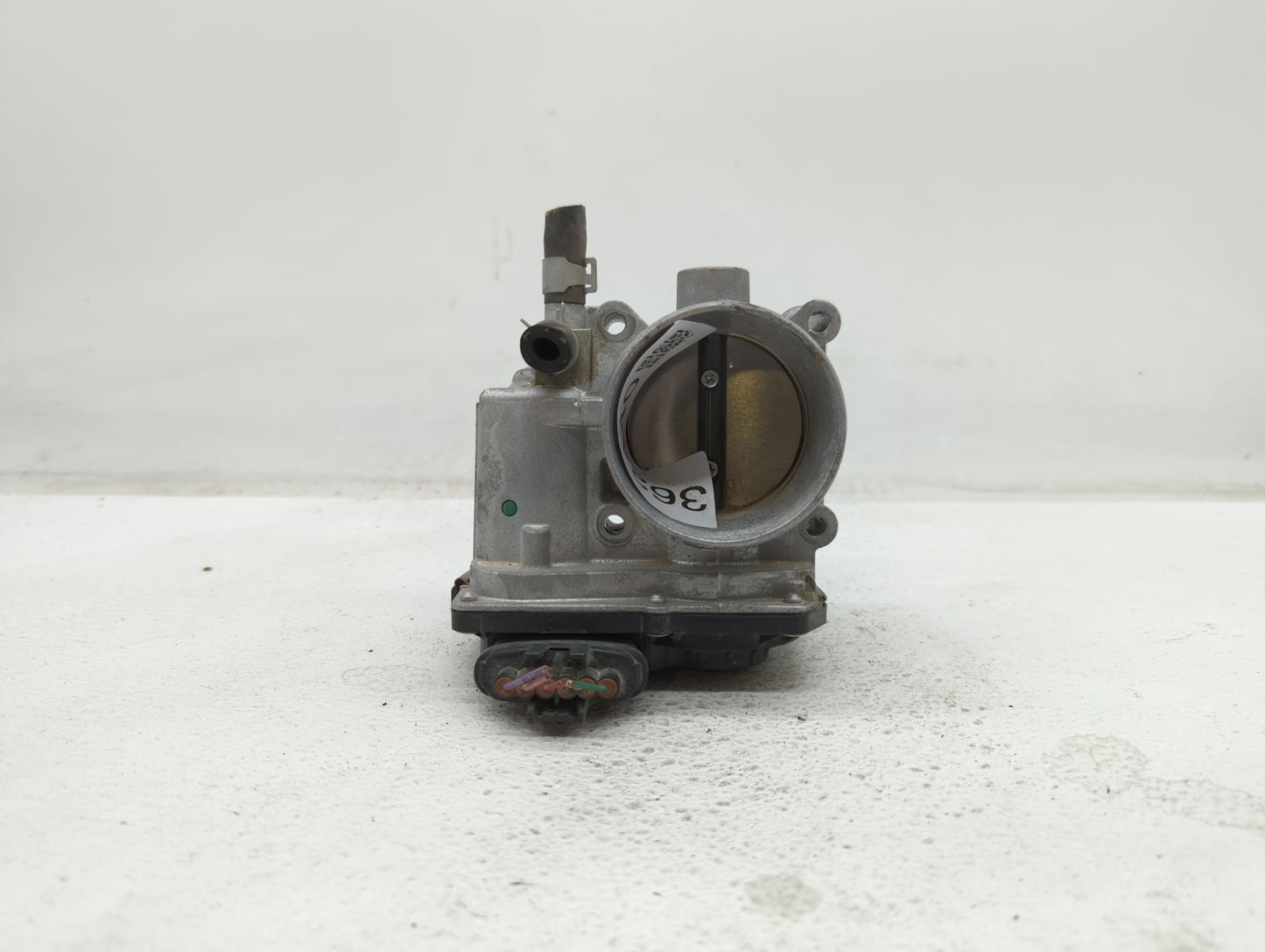 2013-2019 Nissan Sentra Throttle Body P/N:3RA60-01 C 3RA60-01 E, 3RA60-01 D Fits Fits 2013 2014 2015 2016 2017 2018 2019 OEM