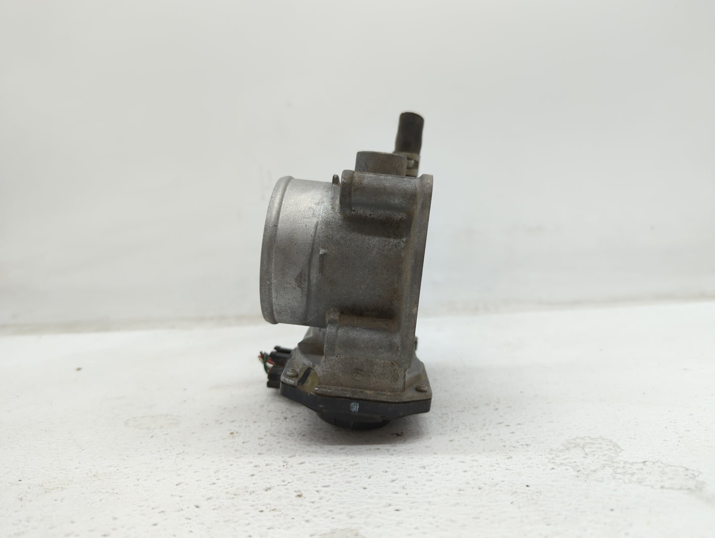 2013-2019 Nissan Sentra Throttle Body P/N:3RA60-01 C 3RA60-01 E, 3RA60-01 D Fits Fits 2013 2014 2015 2016 2017 2018 2019 OEM