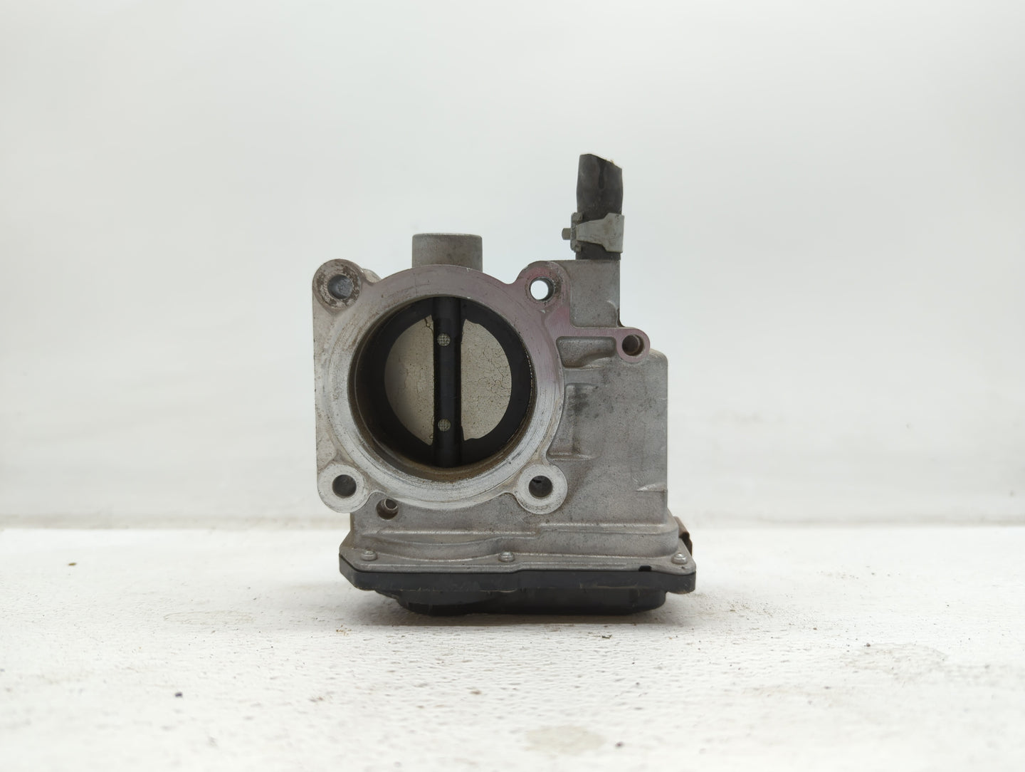 2013-2019 Nissan Sentra Throttle Body P/N:3RA60-01 C 3RA60-01 E, 3RA60-01 D Fits Fits 2013 2014 2015 2016 2017 2018 2019 OEM