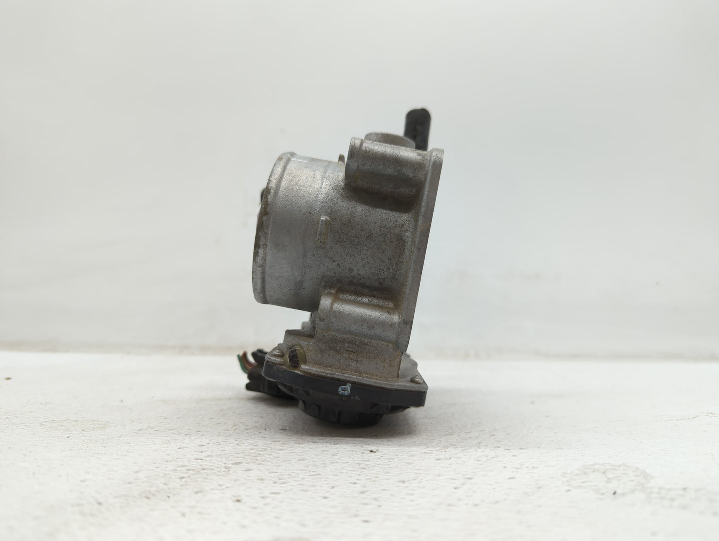 2013-2019 Nissan Sentra Throttle Body P/N:3RA60-01 C 3RA60-01 E, 3RA60-01 D Fits Fits 2013 2014 2015 2016 2017 2018 2019 OEM