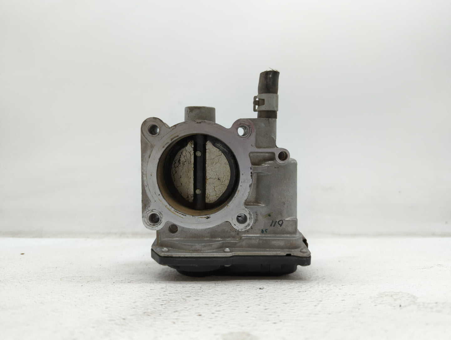 2013-2019 Nissan Sentra Throttle Body P/N:3RA60-01 C 3RA60-01 E, 3RA60-01 D Fits Fits 2013 2014 2015 2016 2017 2018 2019 OEM