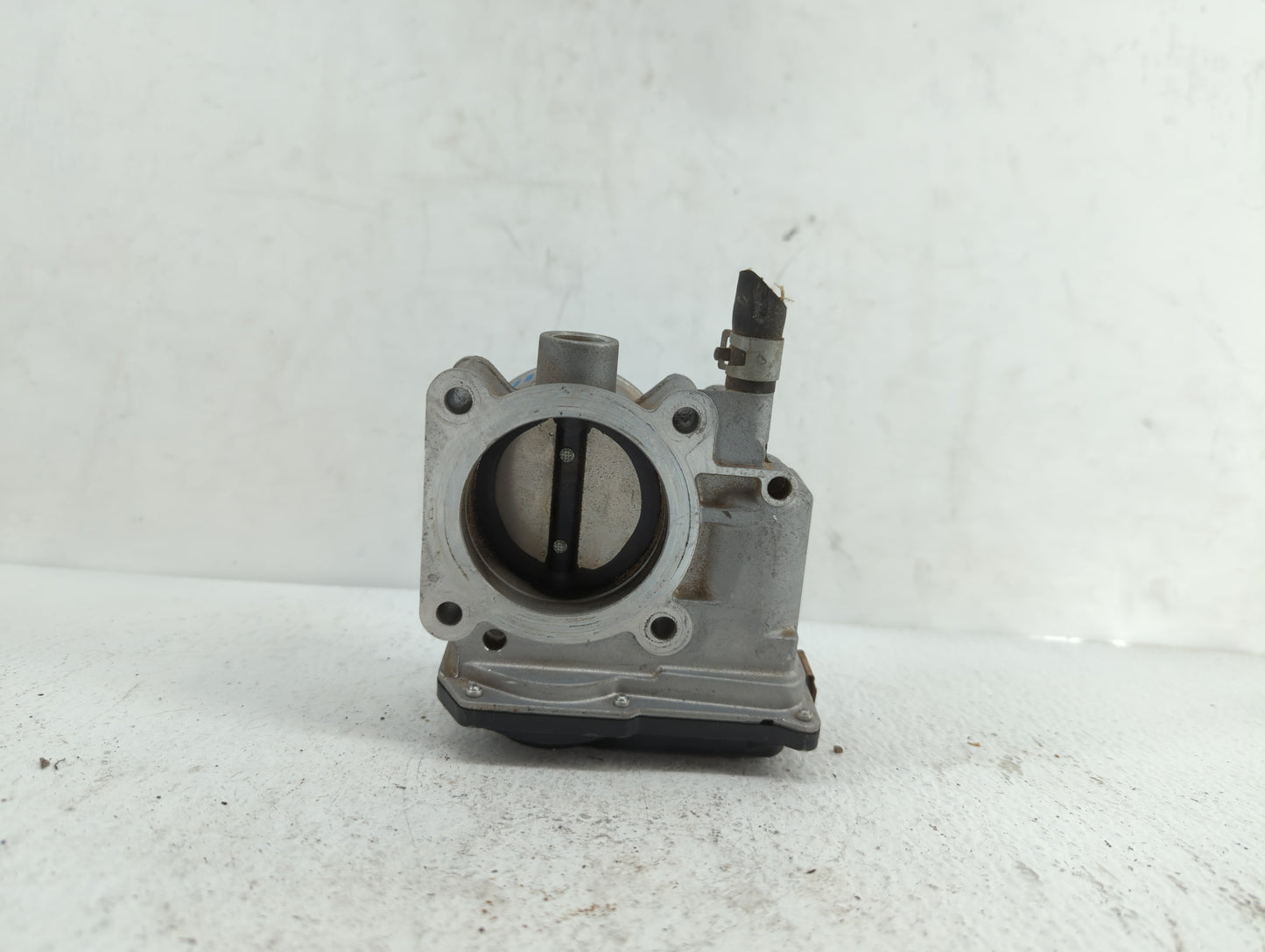 2013-2019 Nissan Sentra Throttle Body P/N:3RA60-01 C 3RA60-01 E, 3RA60-01 D Fits Fits 2013 2014 2015 2016 2017 2018 2019 OEM