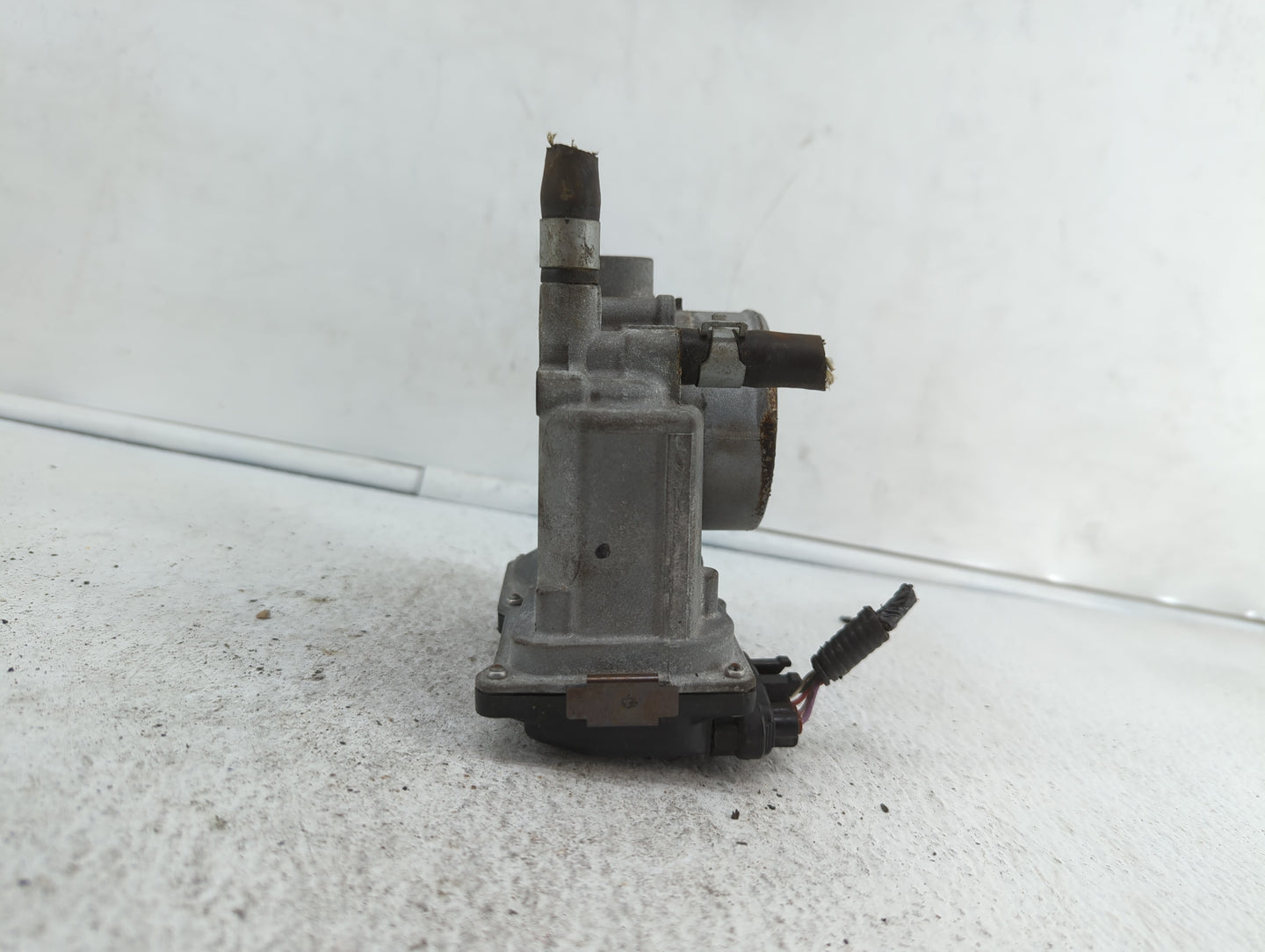 2013-2019 Nissan Sentra Throttle Body P/N:3RA60-01 C 3RA60-01 E, 3RA60-01 D Fits Fits 2013 2014 2015 2016 2017 2018 2019 OEM