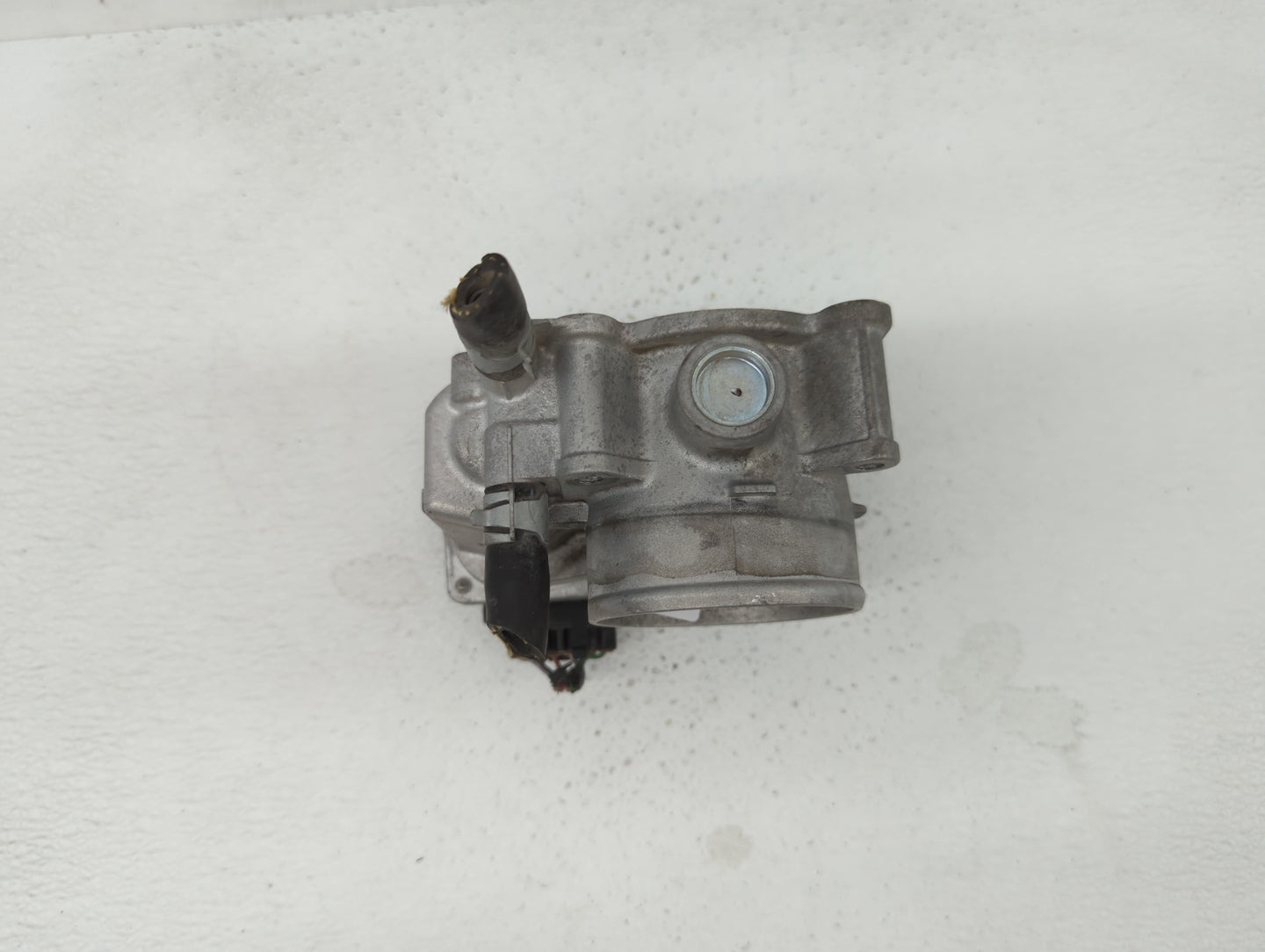 2013-2019 Nissan Sentra Throttle Body P/N:3RA60-01 C 3RA60-01 E, 3RA60-01 D Fits Fits 2013 2014 2015 2016 2017 2018 2019 OEM