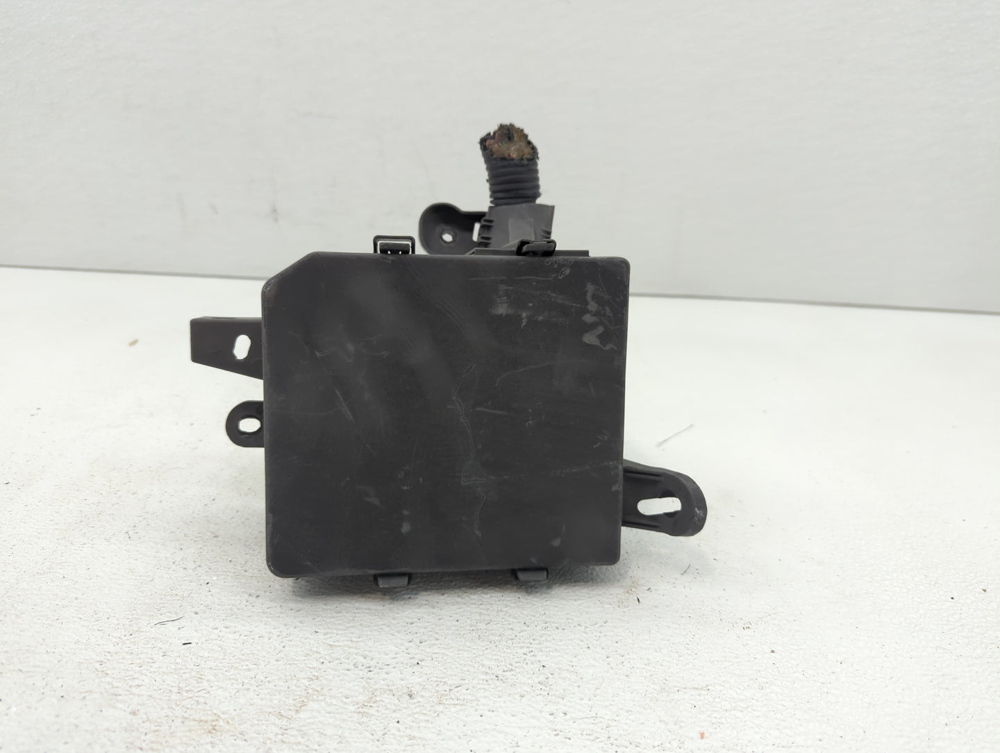 2013-2019 Nissan Sentra Fusebox Fuse Box Panel Relay Module P/N:284B7 3RA3B 284B7 3RA3E Fits OEM Used Auto Parts - Oemusedau