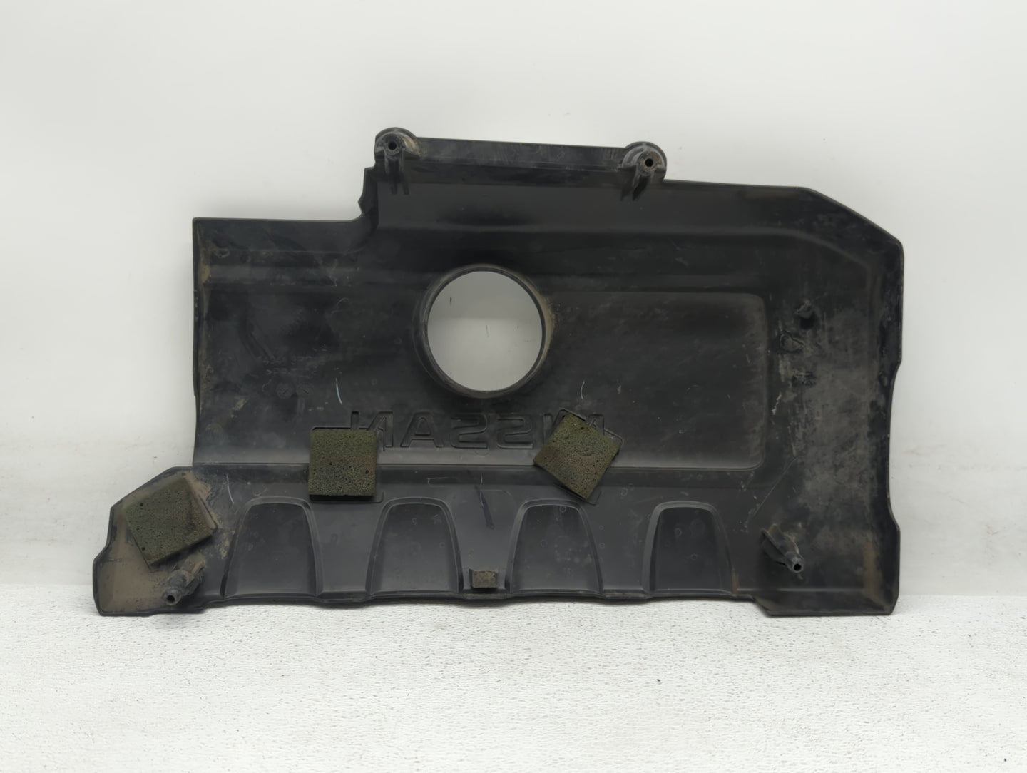 2016 Nissan Sentra Engine Cover - Oemusedautoparts1.com