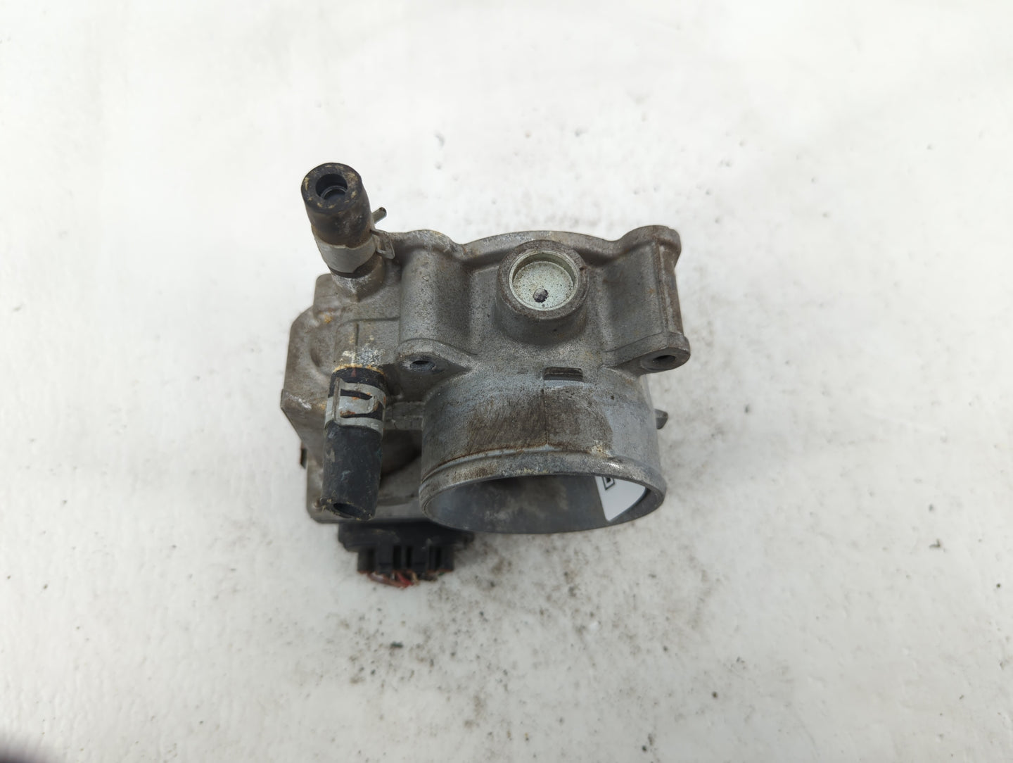 2013-2019 Nissan Sentra Throttle Body P/N:3RA60-01 A 3RA60-01 B Fits Fits 2013 2014 2015 2016 2017 2018 2019 OEM Used Auto P