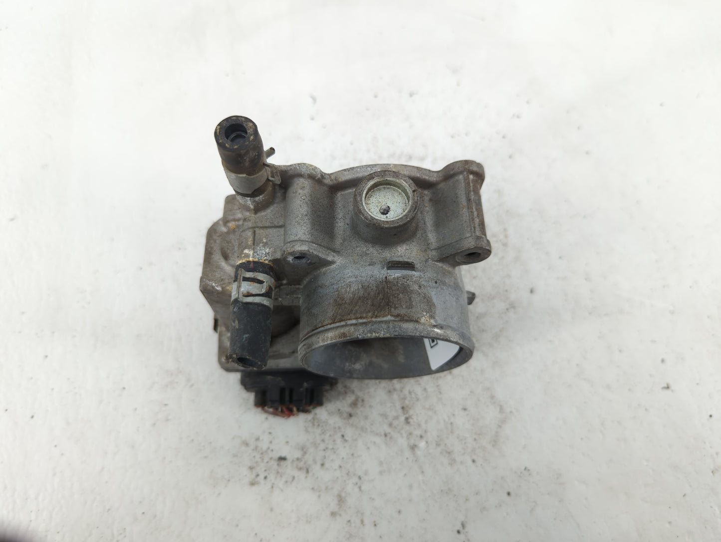 2013-2019 Nissan Sentra Throttle Body P/N:3RA60-01 A 3RA60-01 B Fits Fits 2013 2014 2015 2016 2017 2018 2019 OEM Used Auto P