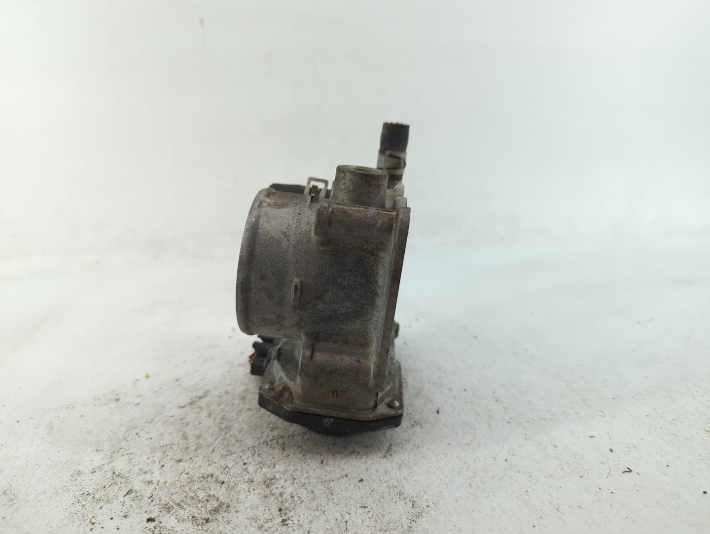 2013-2019 Nissan Sentra Throttle Body P/N:3RA60-01 A 3RA60-01 B Fits Fits 2013 2014 2015 2016 2017 2018 2019 OEM Used Auto P