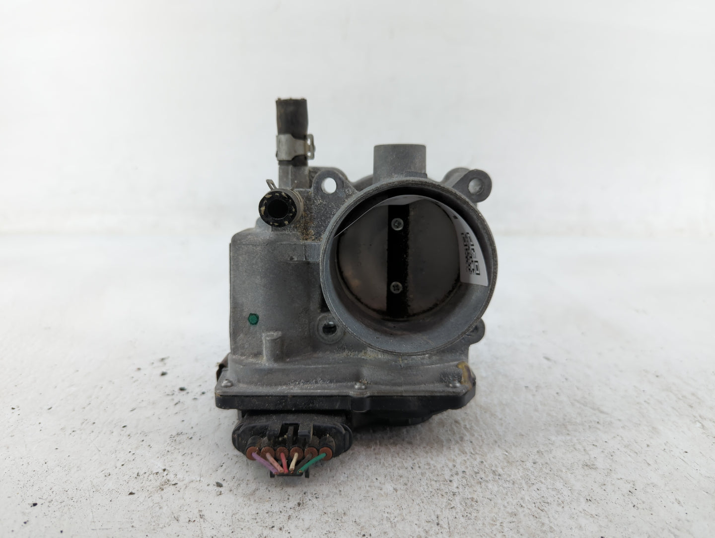 2013-2019 Nissan Sentra Throttle Body P/N:3RA60-01 C 3RA60-01 D, 3RA60-01 A Fits Fits 2013 2014 2015 2016 2017 2018 2019 OEM