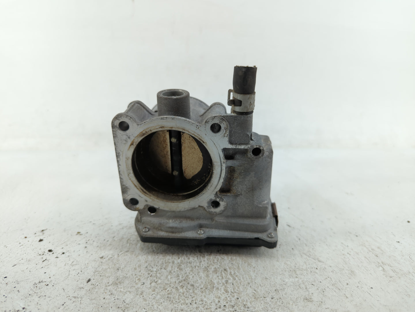 2013-2019 Nissan Sentra Throttle Body P/N:3RA60-01 C 3RA60-01 D, 3RA60-01 A Fits Fits 2013 2014 2015 2016 2017 2018 2019 OEM