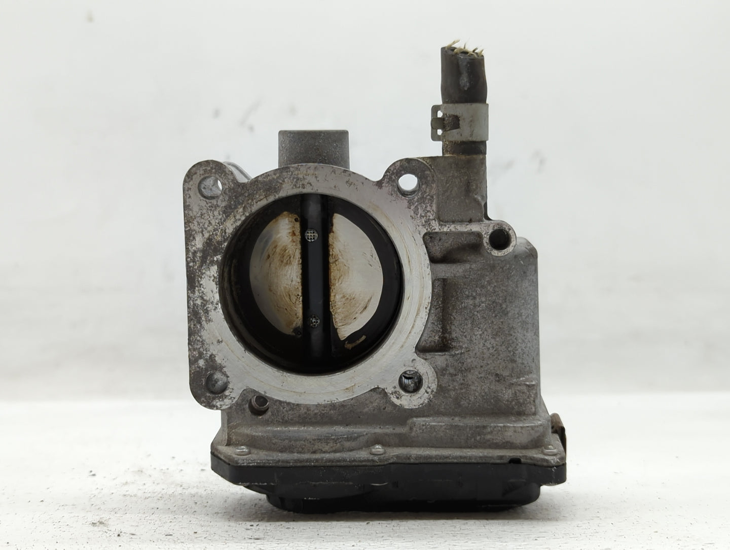 2013-2019 Nissan Sentra Throttle Body P/N:3RA60-01 C 3RA60-01 D, 3RA60-01 A Fits Fits 2013 2014 2015 2016 2017 2018 2019 OEM