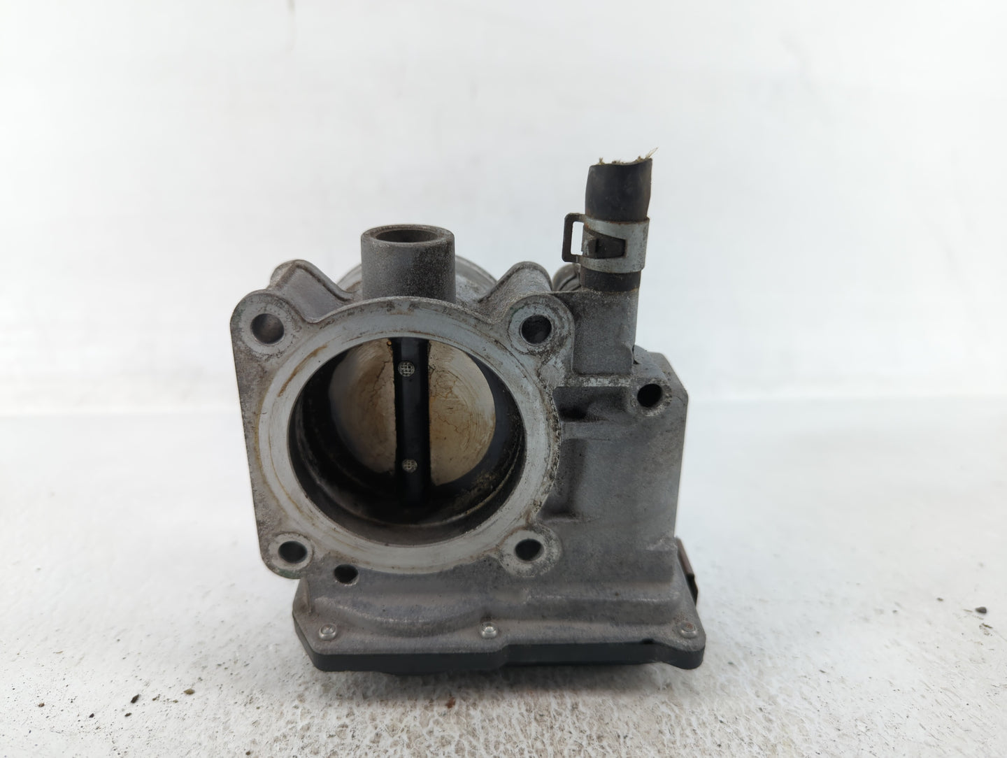 2013-2019 Nissan Sentra Throttle Body P/N:3RA60-01 C 3RA60-01 D, 3RA60-01 A Fits Fits 2013 2014 2015 2016 2017 2018 2019 OEM