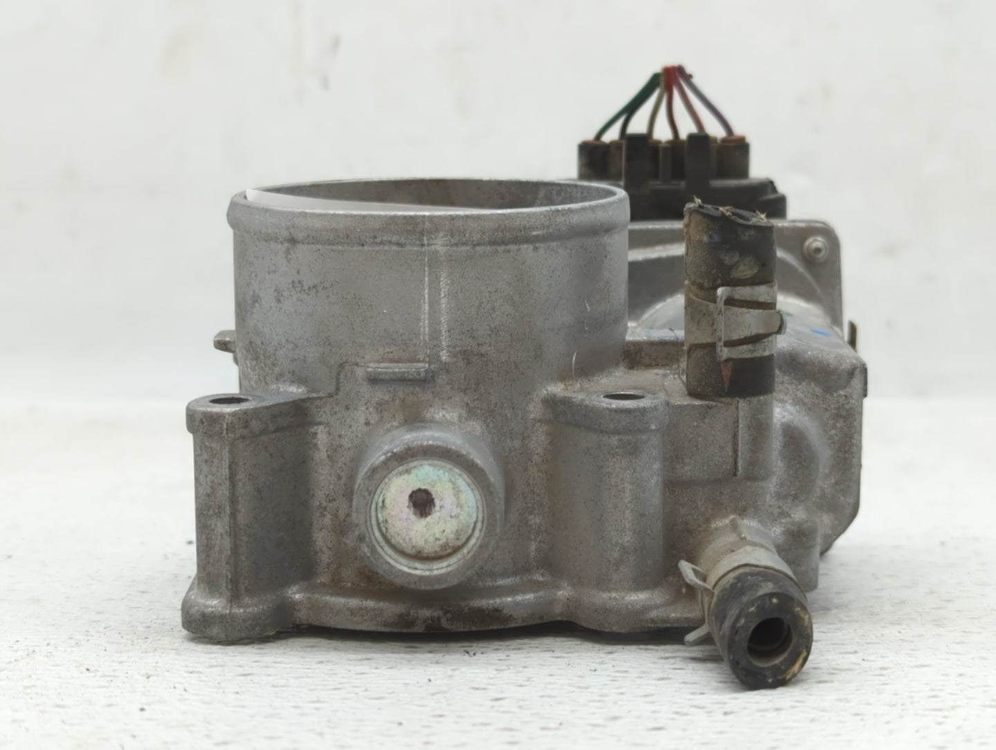 2013-2019 Nissan Sentra Throttle Body P/N:3RA60-01 E 3RA60-01 A, 3RA60-01 C Fits Fits 2013 2014 2015 2016 2017 2018 2019 OEM