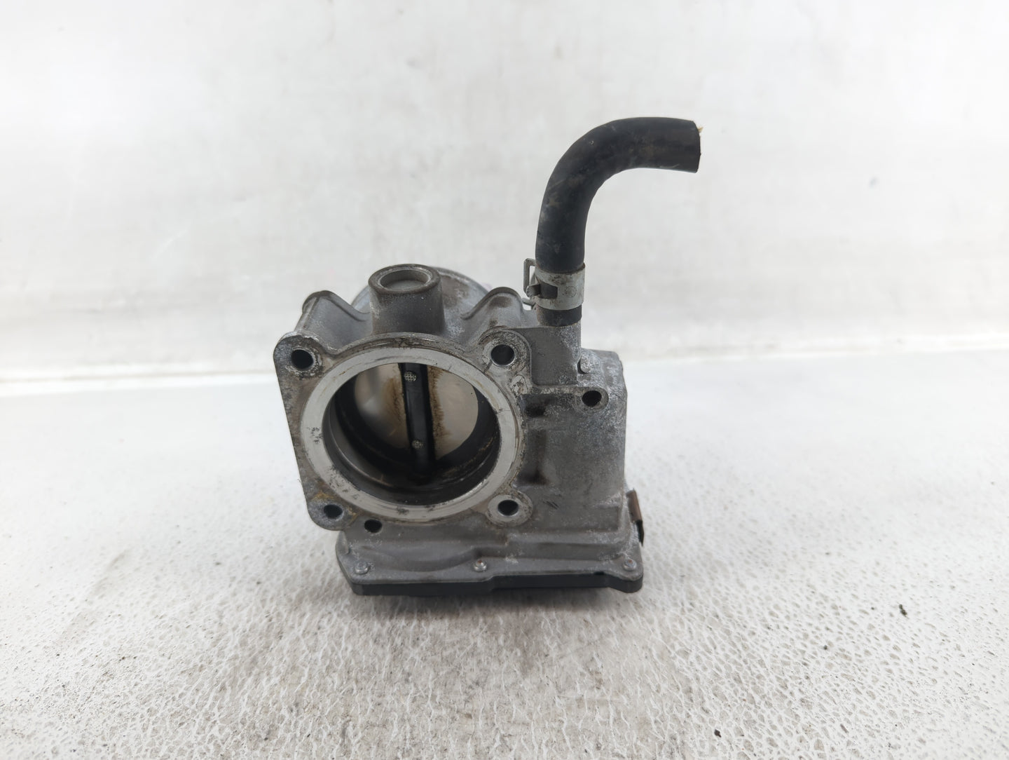 2013-2019 Nissan Sentra Throttle Body P/N:3RA60-01 B Fits Fits 2013 2014 2015 2016 2017 2018 2019 OEM Used Auto Parts - Oemu