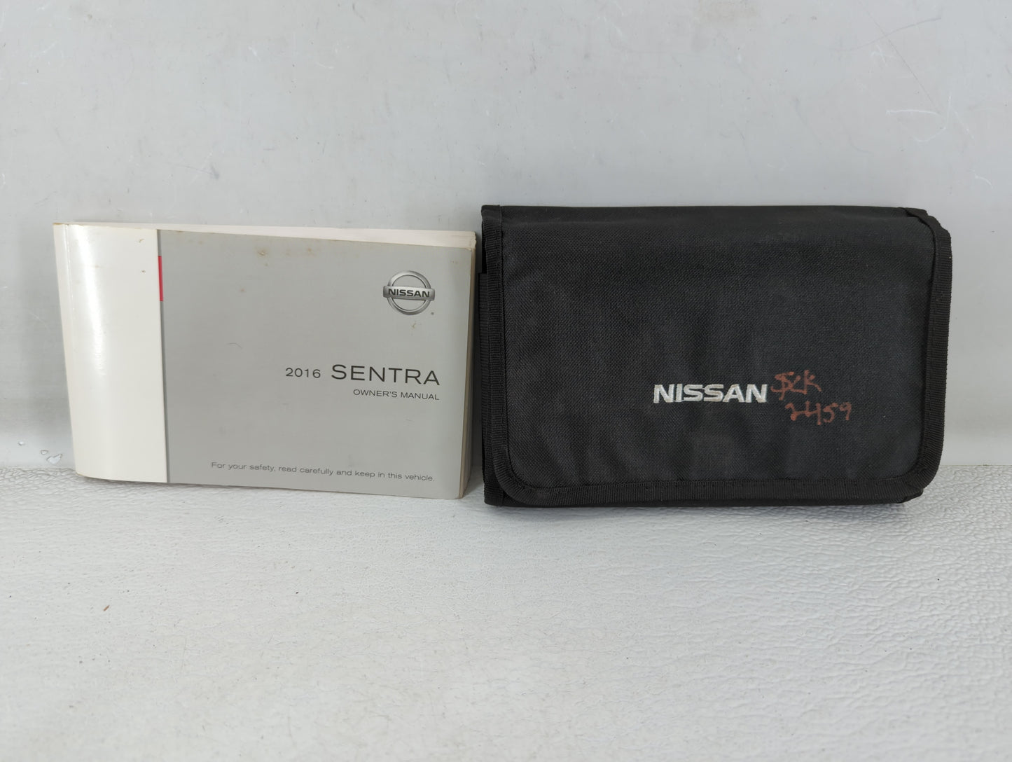 2016 Nissan Sentra Owners Manual Book Guide P/N:OM16EM 0B17U1 OEM Used Auto Parts - Oemusedautoparts1.com