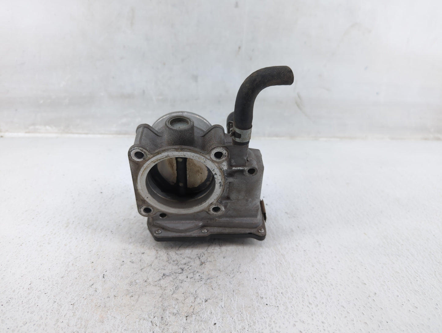 2013-2019 Nissan Sentra Throttle Body P/N:3RA60-01 B Fits Fits 2013 2014 2015 2016 2017 2018 2019 OEM Used Auto Parts - Oemu