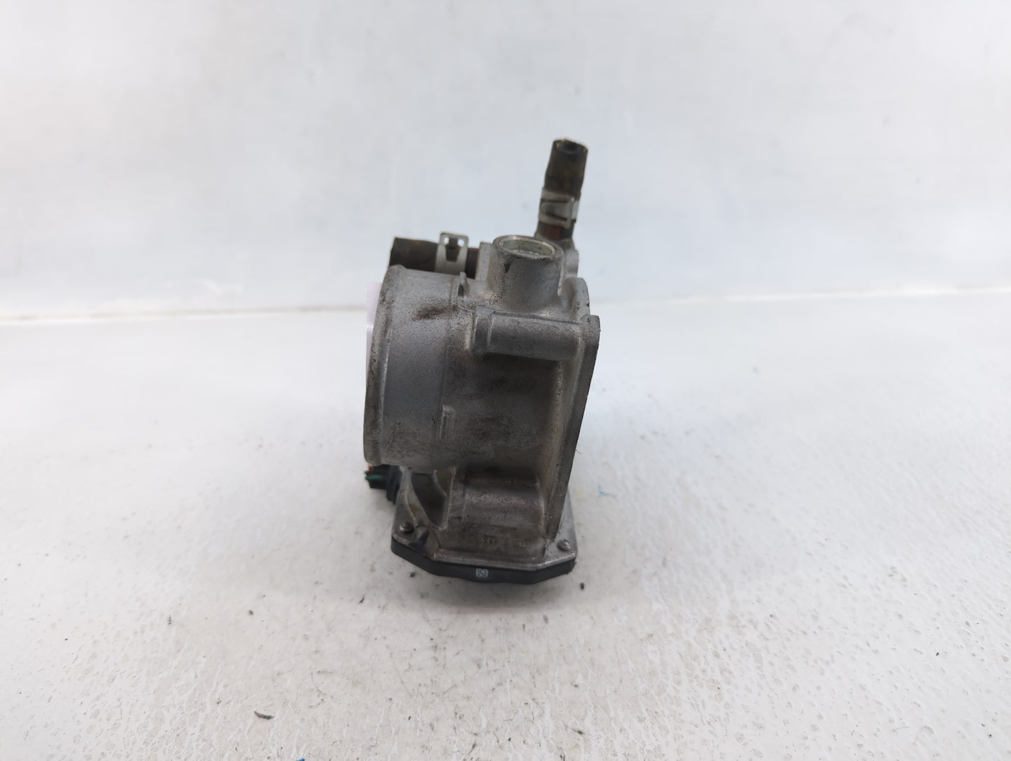 2013-2019 Nissan Sentra Throttle Body P/N:3RA60-01 Fits Fits 2013 2014 2015 2016 2017 2018 2019 OEM Used Auto Parts - Oemuse