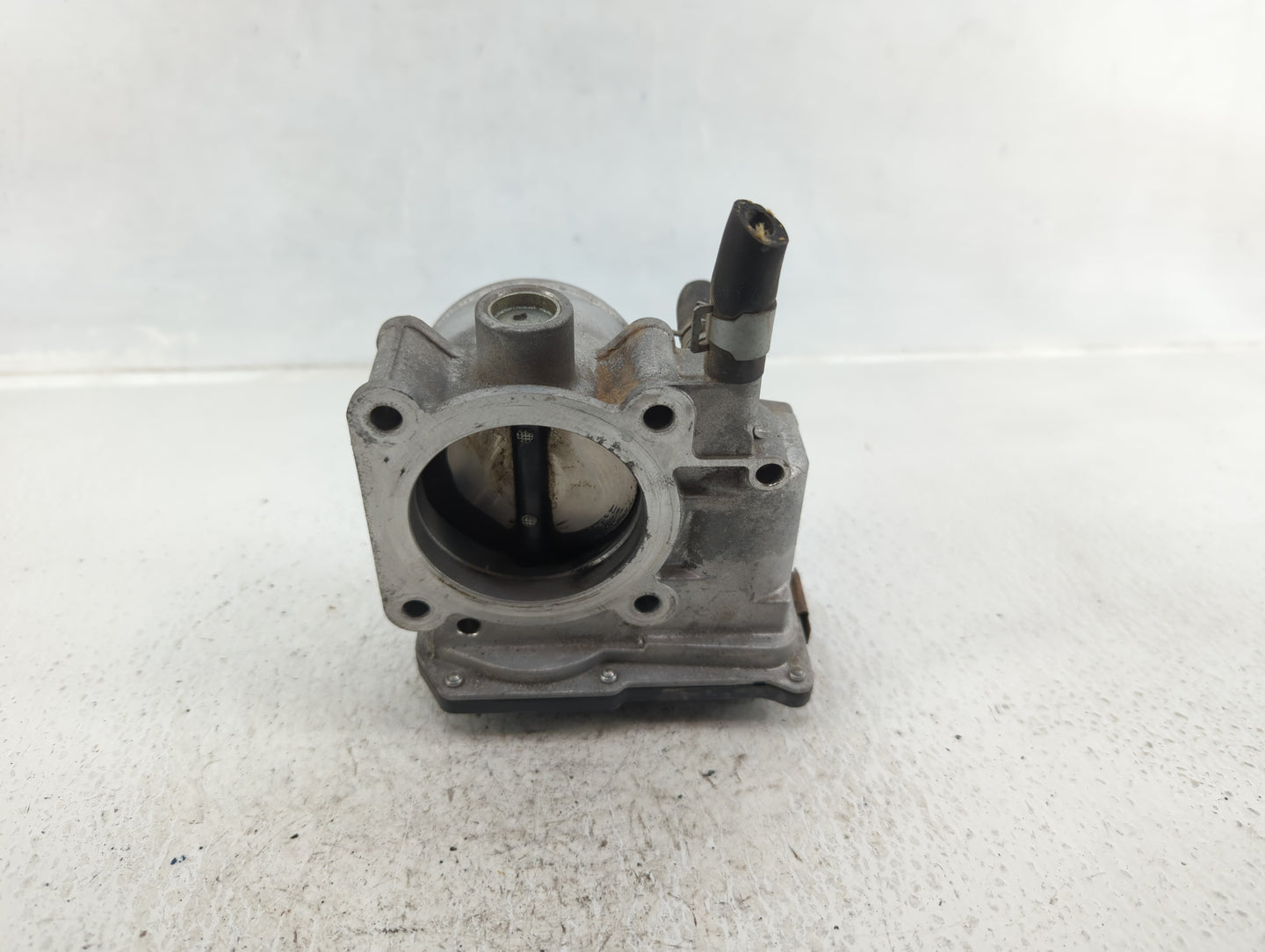 2013-2019 Nissan Sentra Throttle Body P/N:3RA60-01 B Fits Fits 2013 2014 2015 2016 2017 2018 2019 OEM Used Auto Parts - Oemu