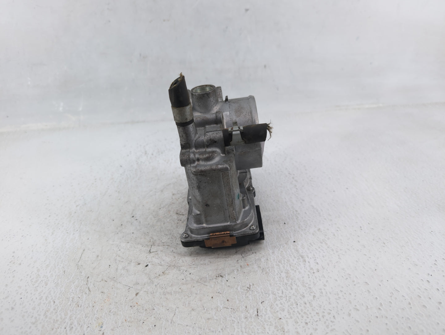 2013-2019 Nissan Sentra Throttle Body P/N:3RA60-01 B Fits Fits 2013 2014 2015 2016 2017 2018 2019 OEM Used Auto Parts - Oemu