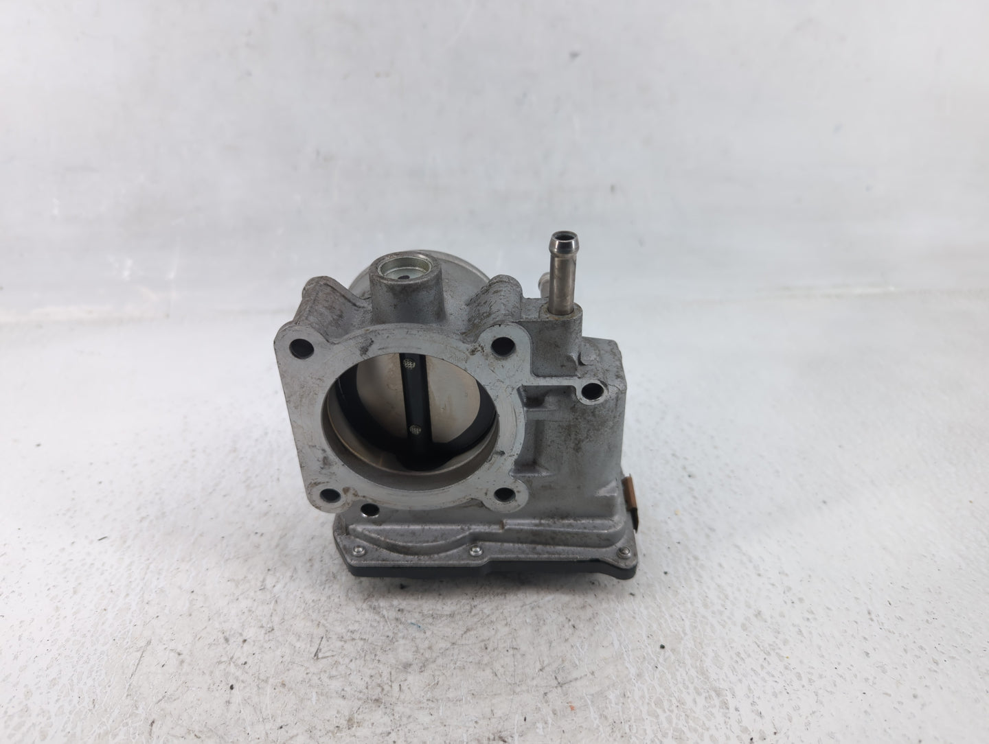 2013-2019 Nissan Sentra Throttle Body P/N:3RA60-01 B Fits Fits 2013 2014 2015 2016 2017 2018 2019 OEM Used Auto Parts - Oemu