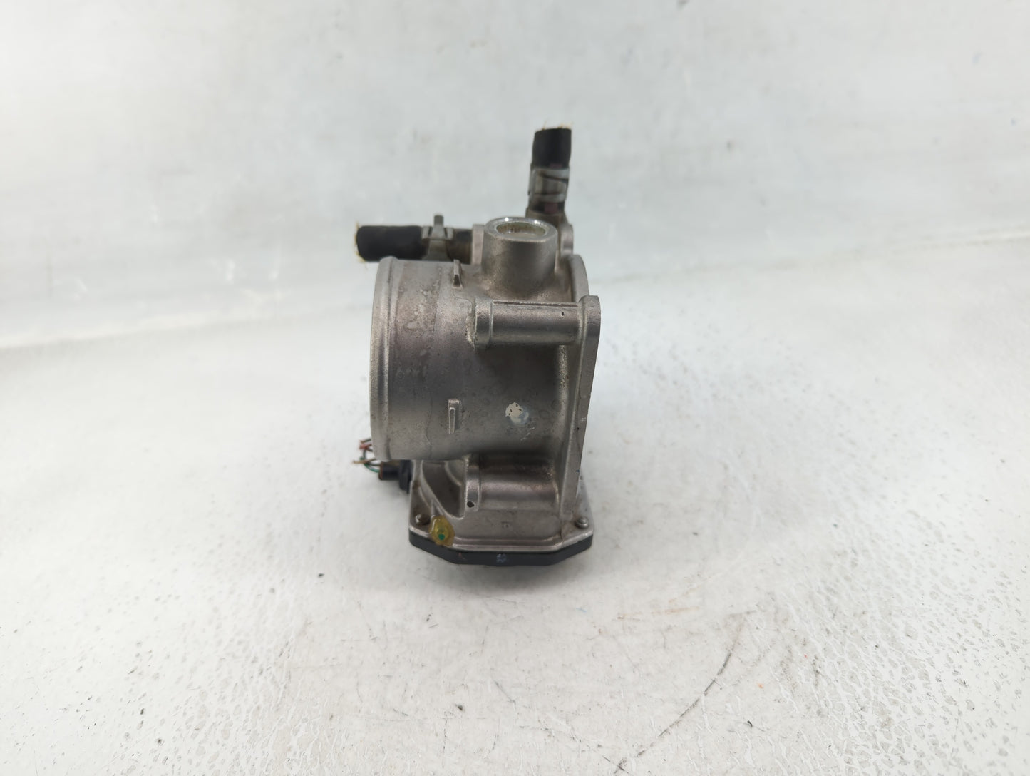 2013-2019 Nissan Sentra Throttle Body P/N:3RA60-01 A 3RA60-01 B Fits Fits 2013 2014 2015 2016 2017 2018 2019 OEM Used Auto P