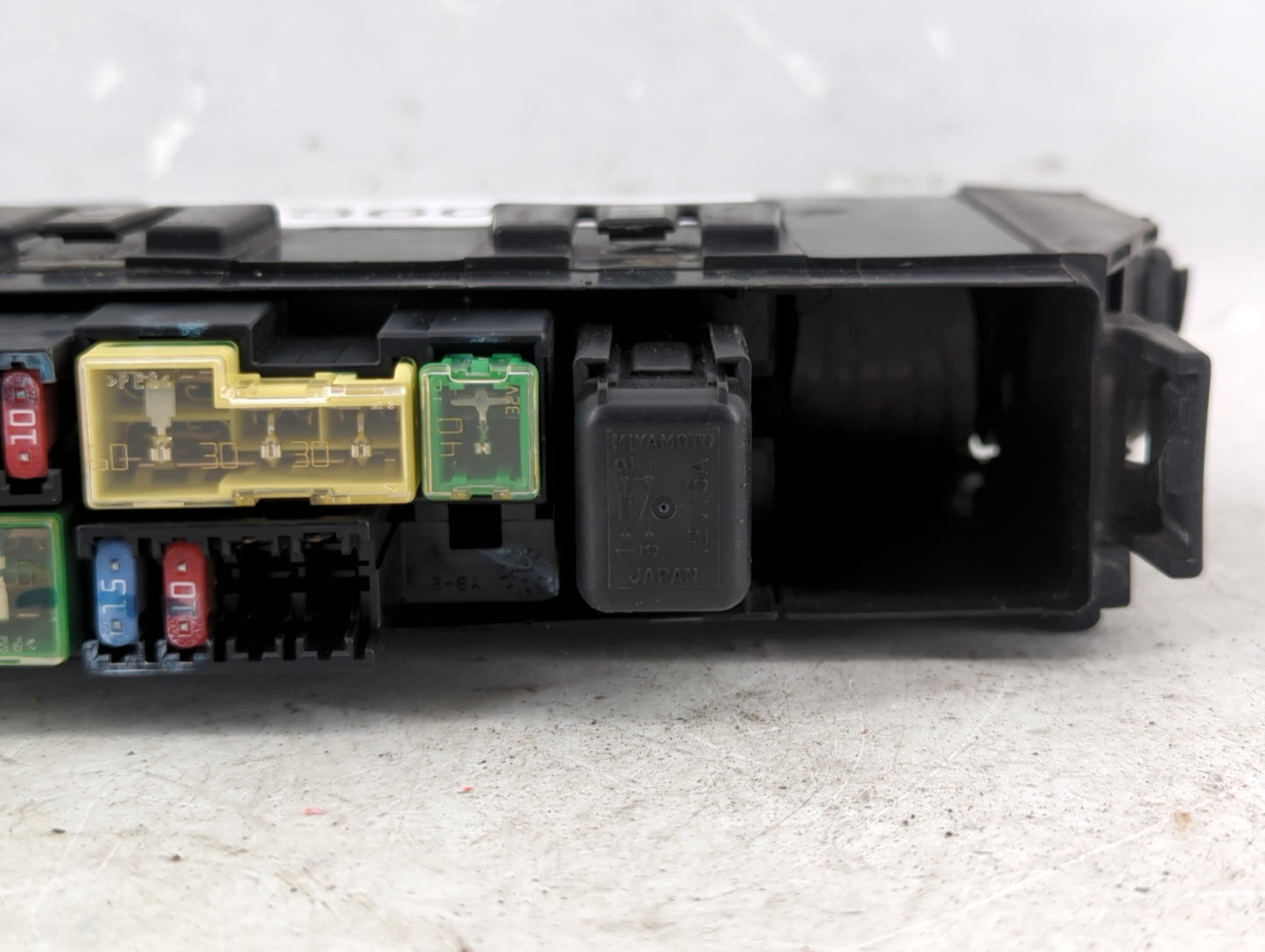 2013-2019 Nissan Sentra Fusebox Fuse Box Panel Relay Module P/N:24382 EW70B 7154-7223-30 Fits OEM Used Auto Parts - Oemuseda